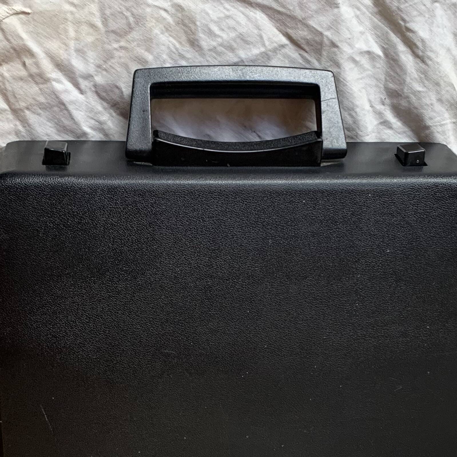 Old Brother 220 Deluxe mechanical typewriter - Made in Japan