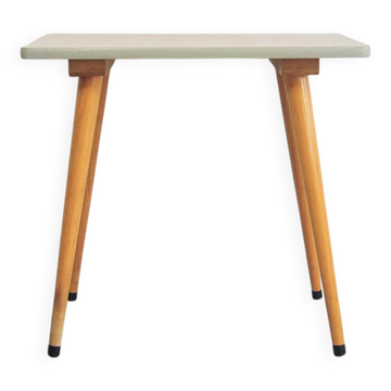 Table d'appoint en bois vintage avec pieds coniques