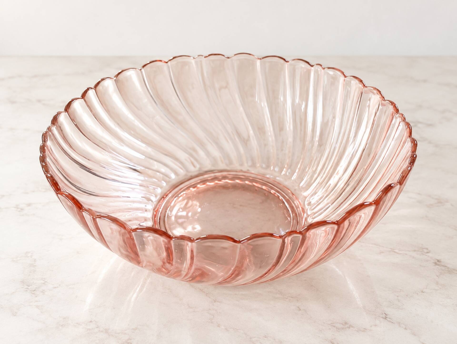 Saladier Arcoroc Rosaline rose – années 70
