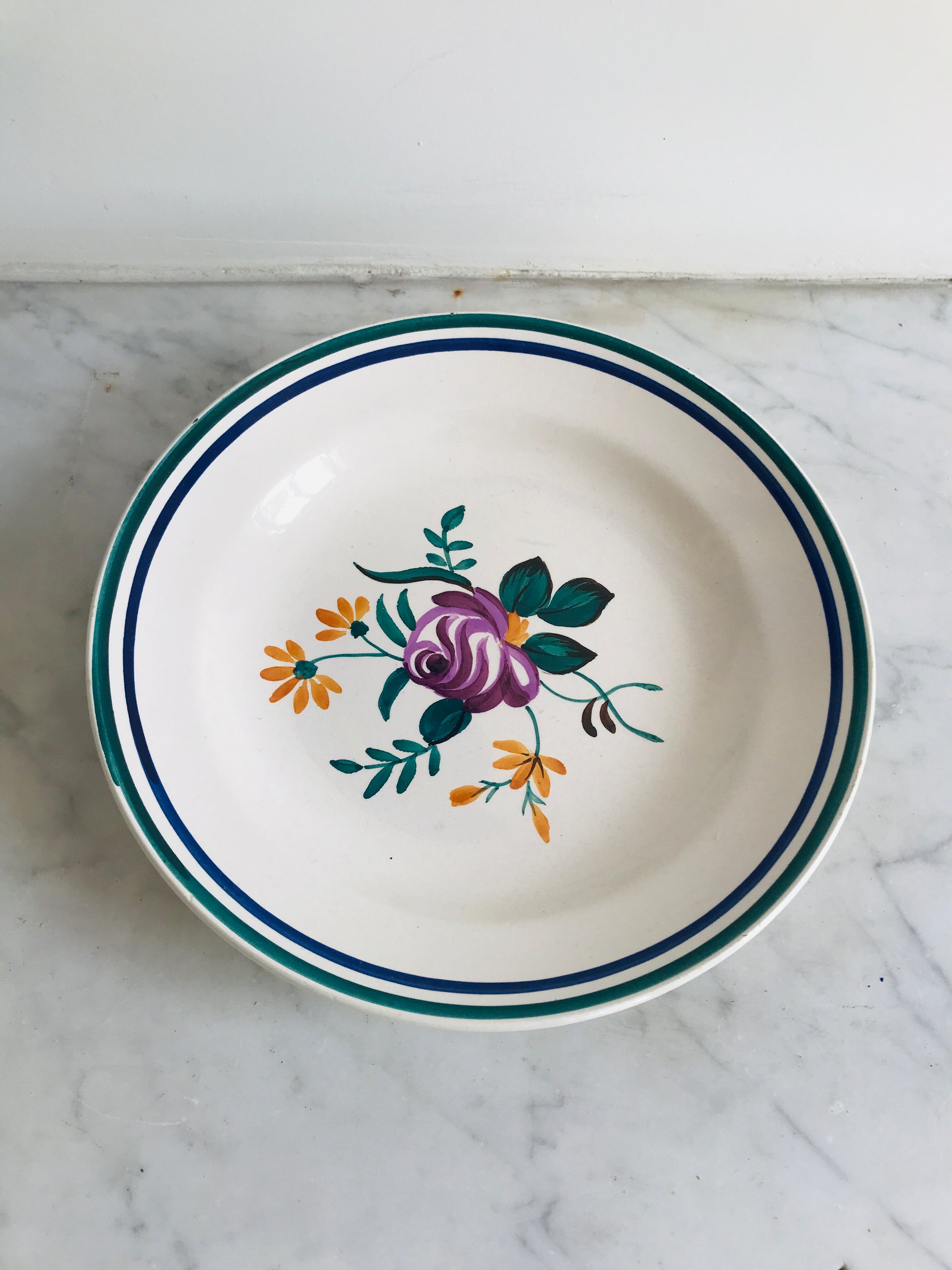 Set of 6 hollow plates and Longchamp oval serving dish