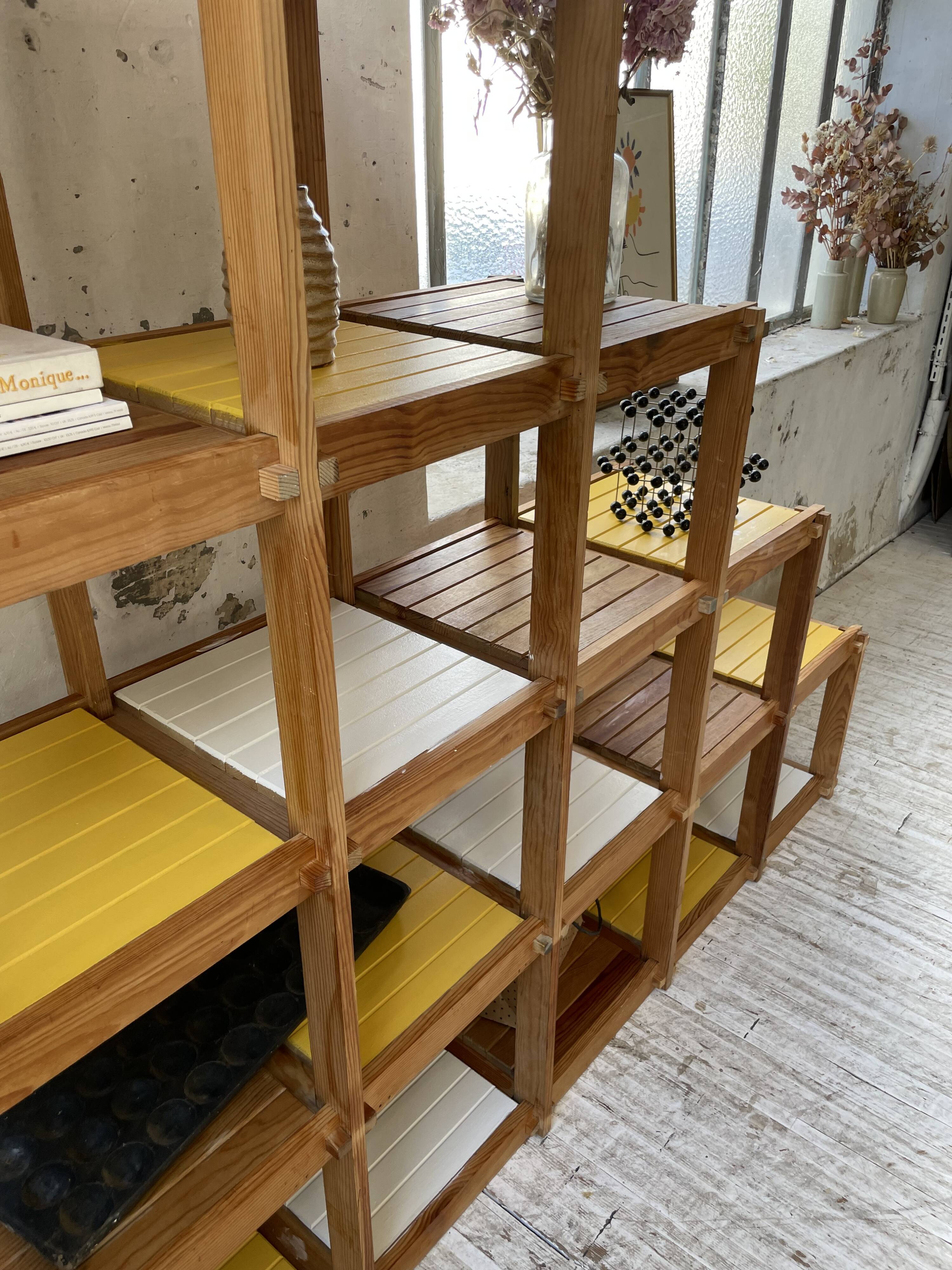 Bauhaus Maison Regain yellow white shelf