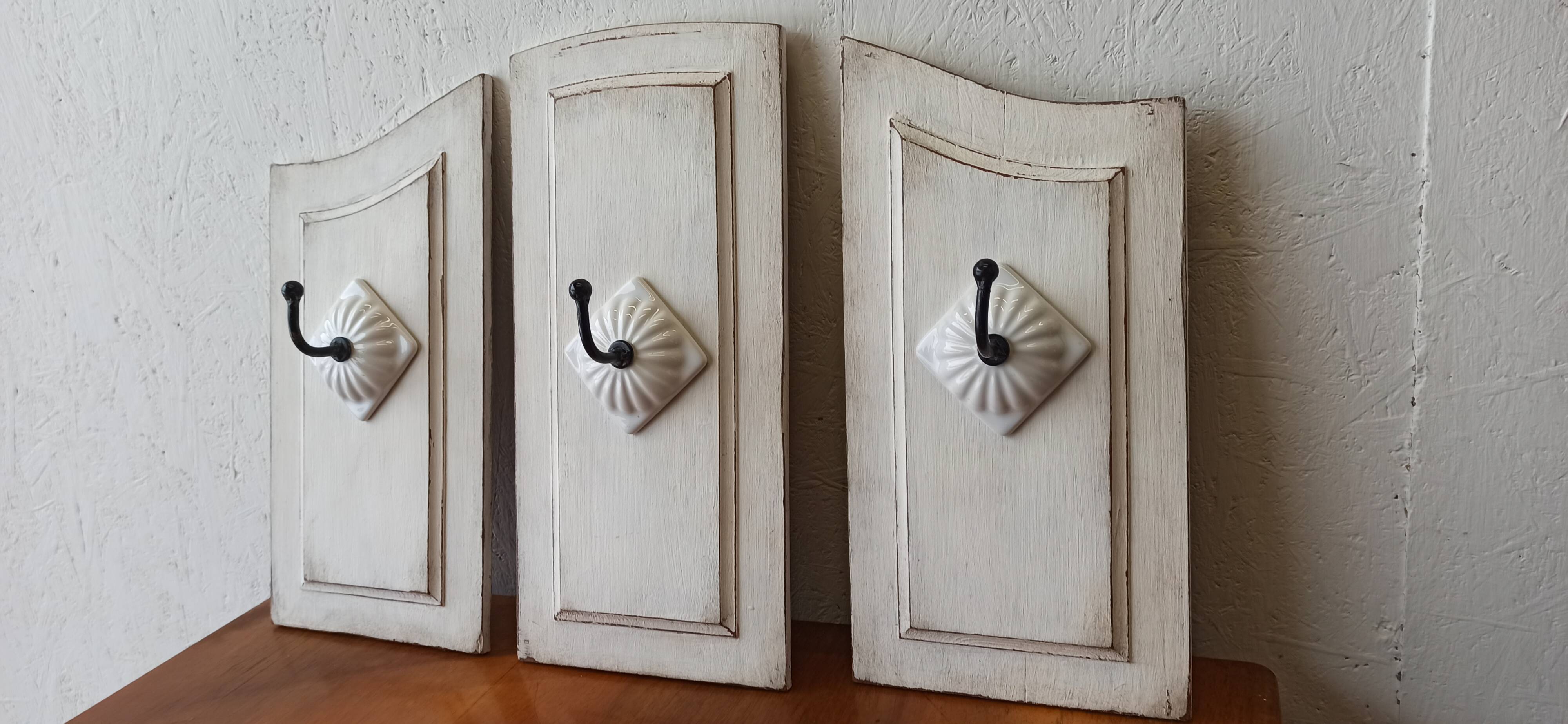 Shabby chic triptych hanger.