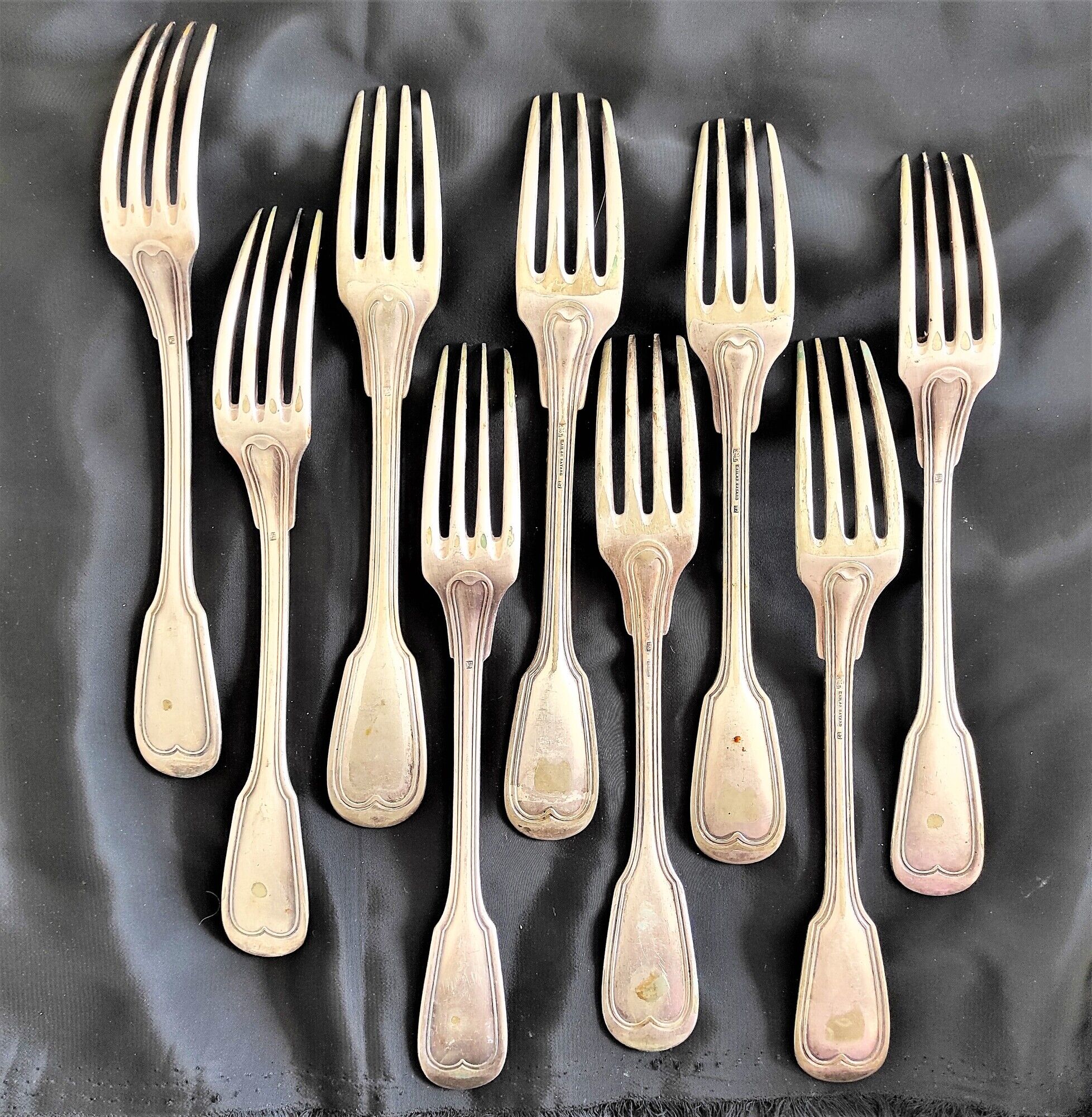 9 antique forks and 9 spoons grade 84 with classic décor