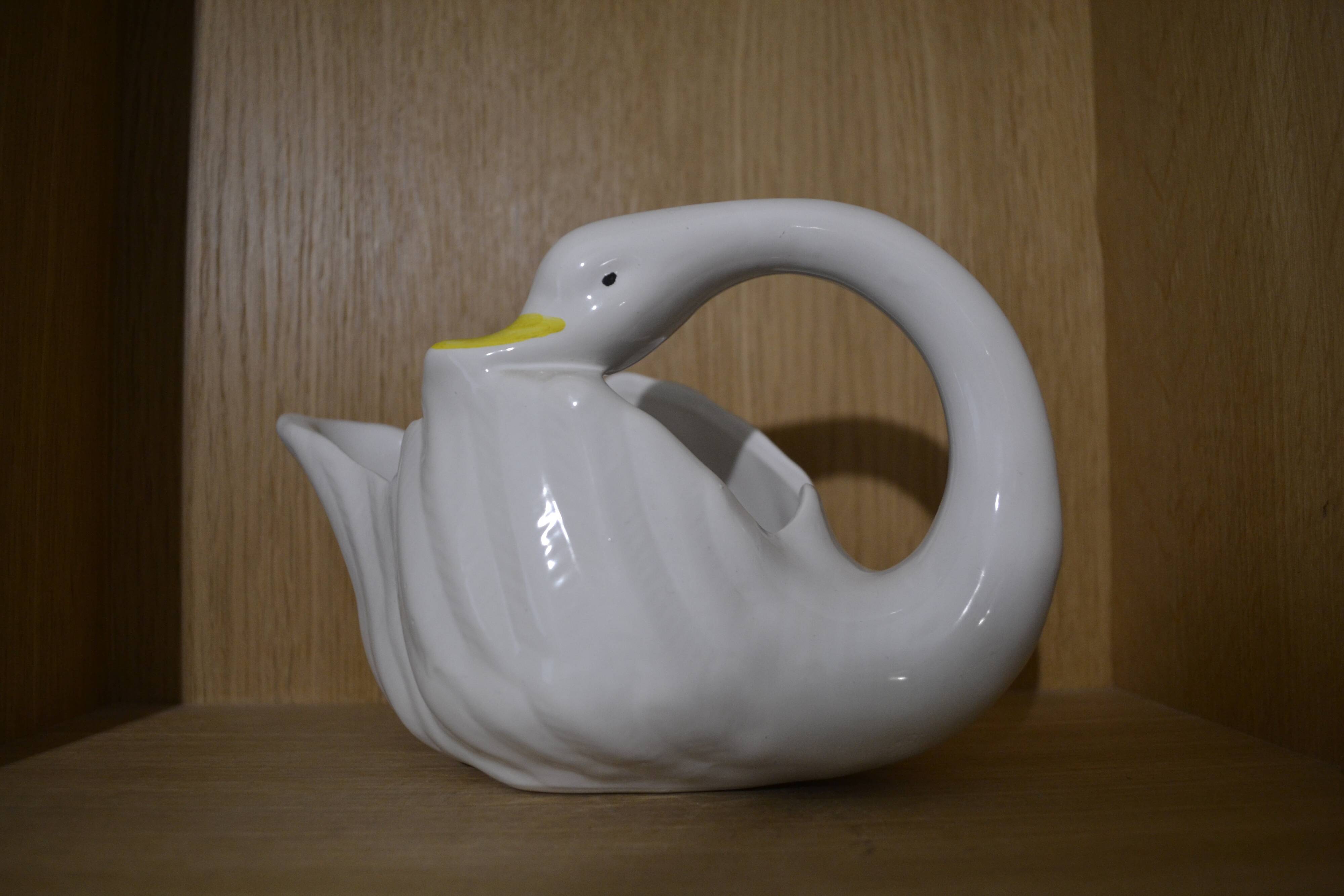 Swan pot cover