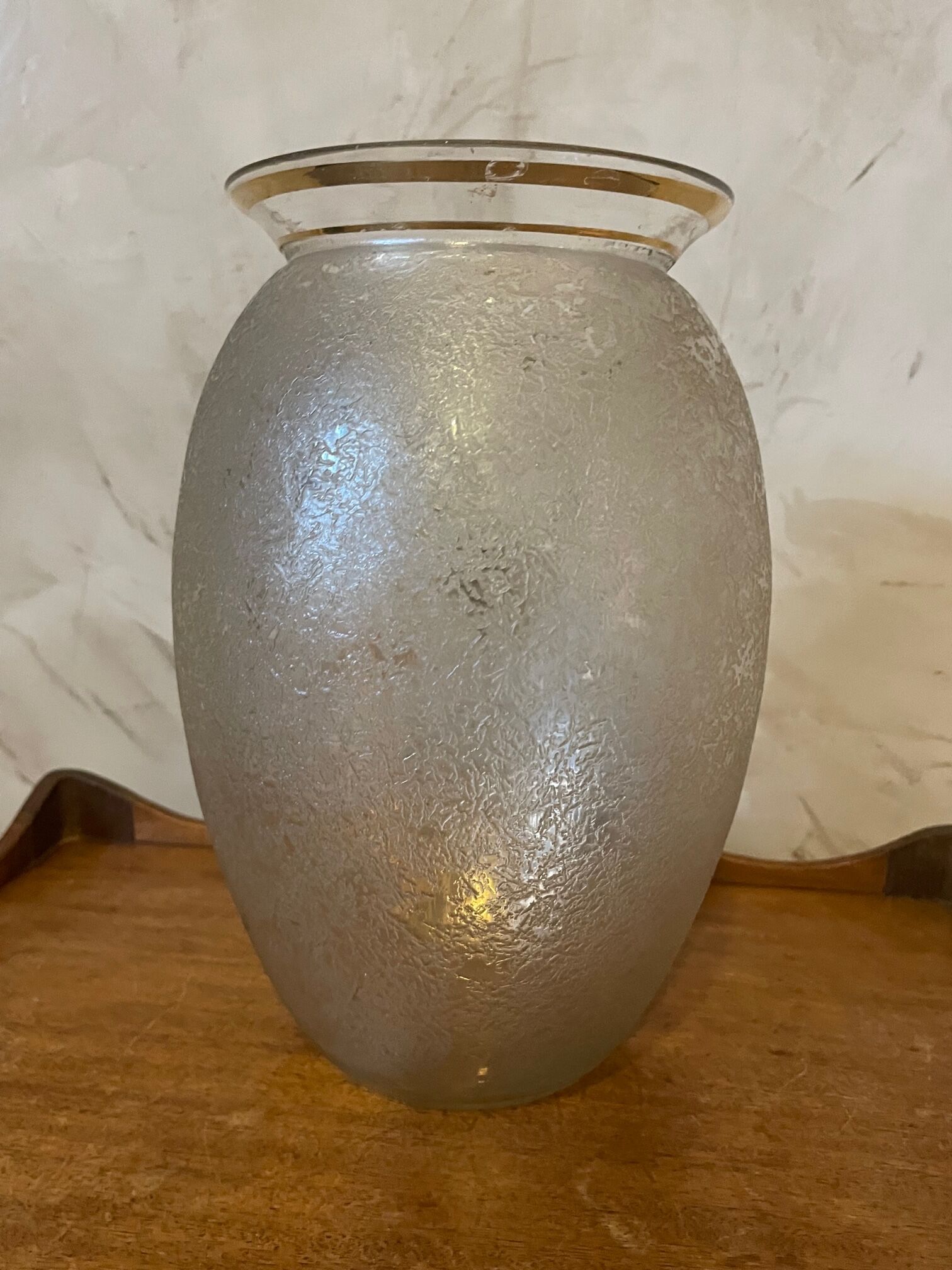 Vase decorated with birds