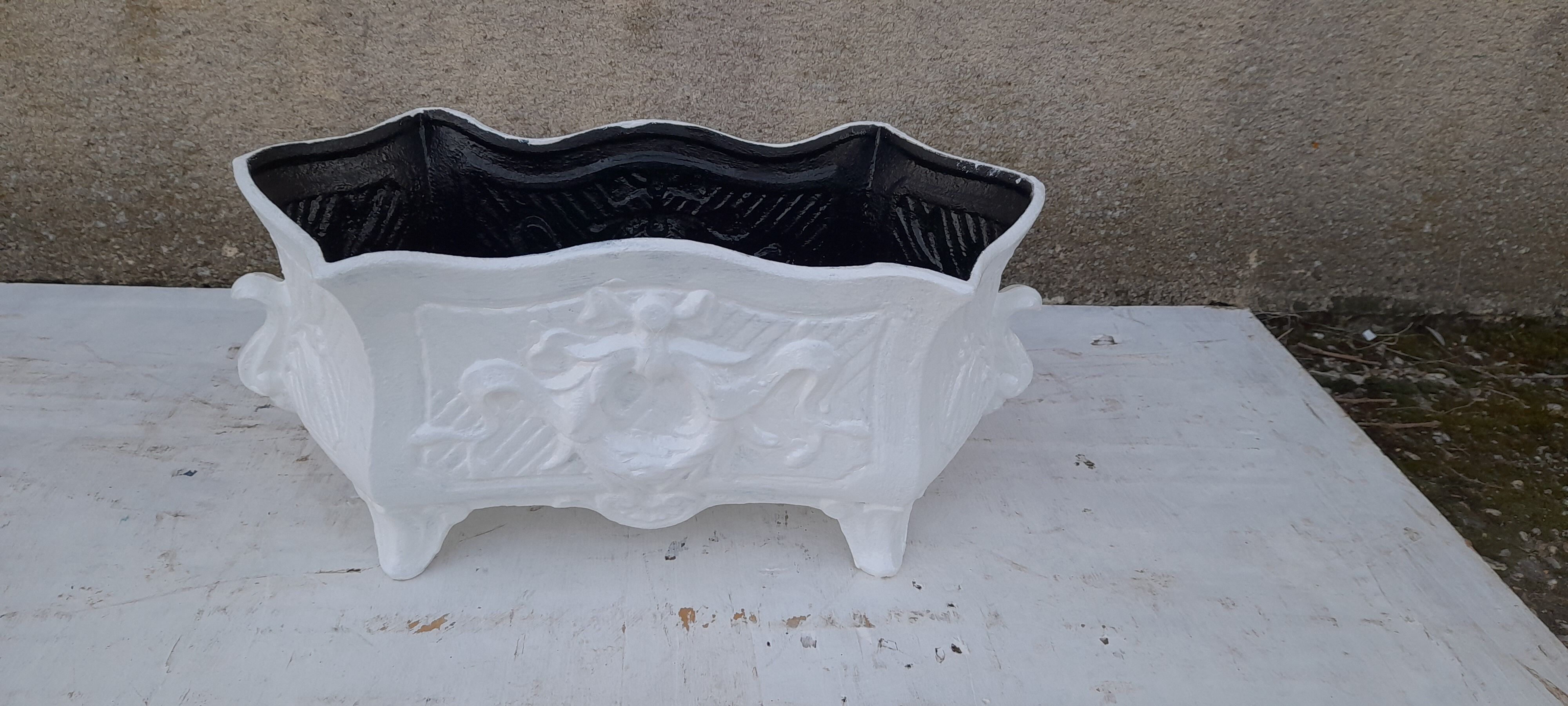 Cast iron planter L 45 cm