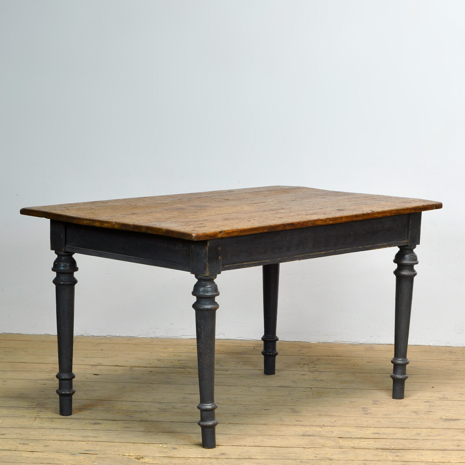 Pine farmers table, 1900's