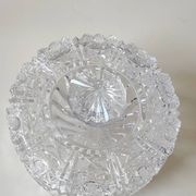 Round crystal bonbonnière, cut Bohemian style. Star patterns. Diameter 15 cm.