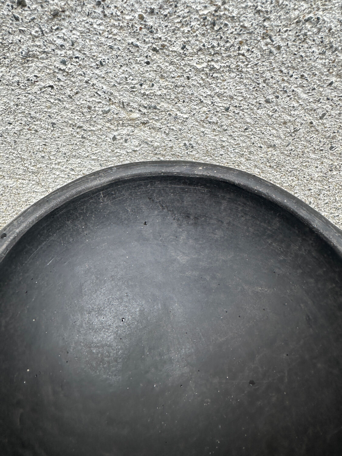 Ancient bowl, Colombian ceramic pottery La Chamba.