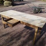 Farm table