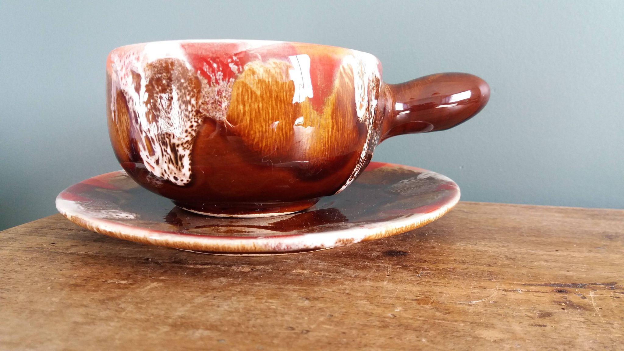 Cup, saucer, breakfast, Vallauris in flame-patterned ceramic.