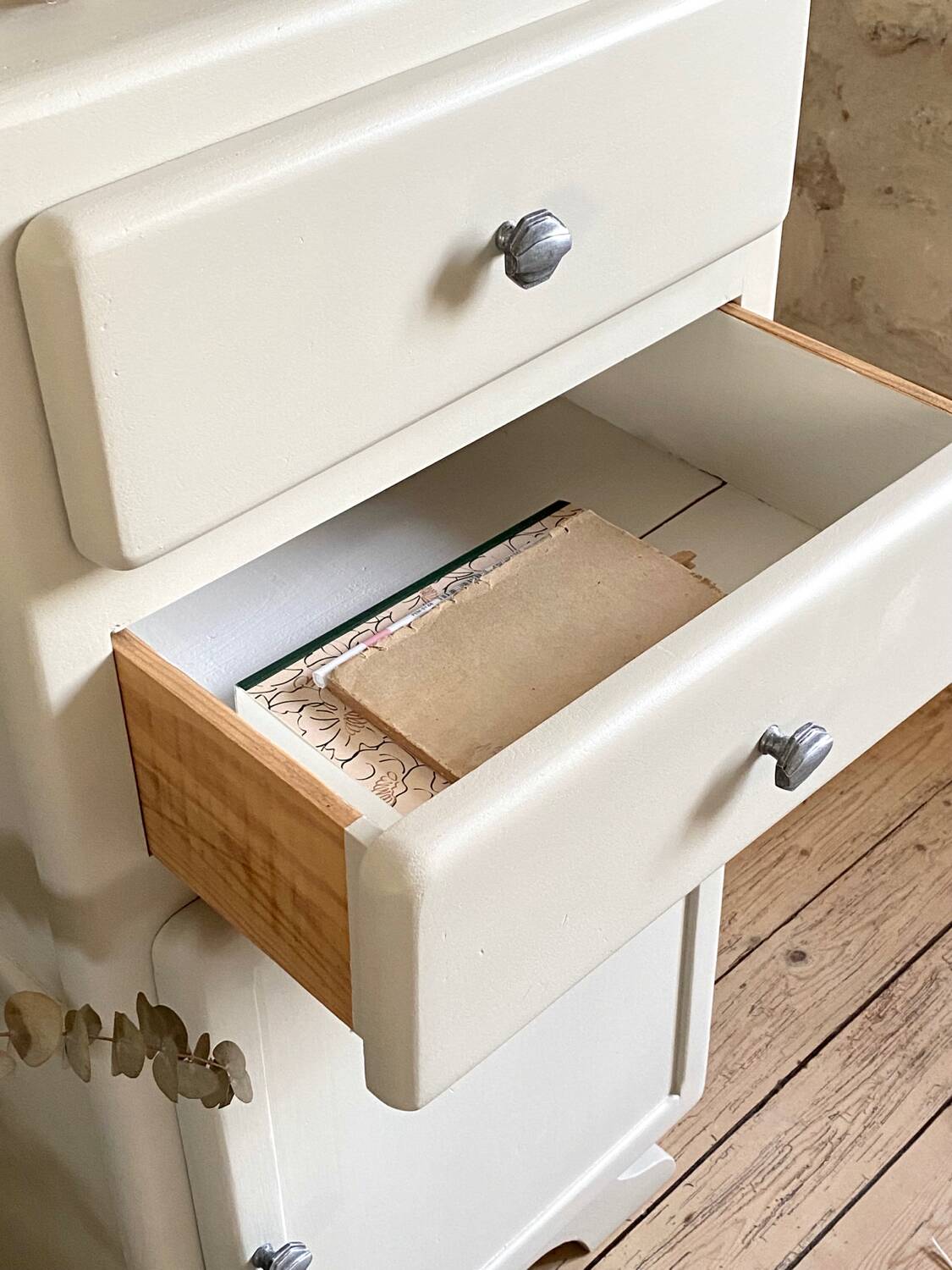 Storage unit