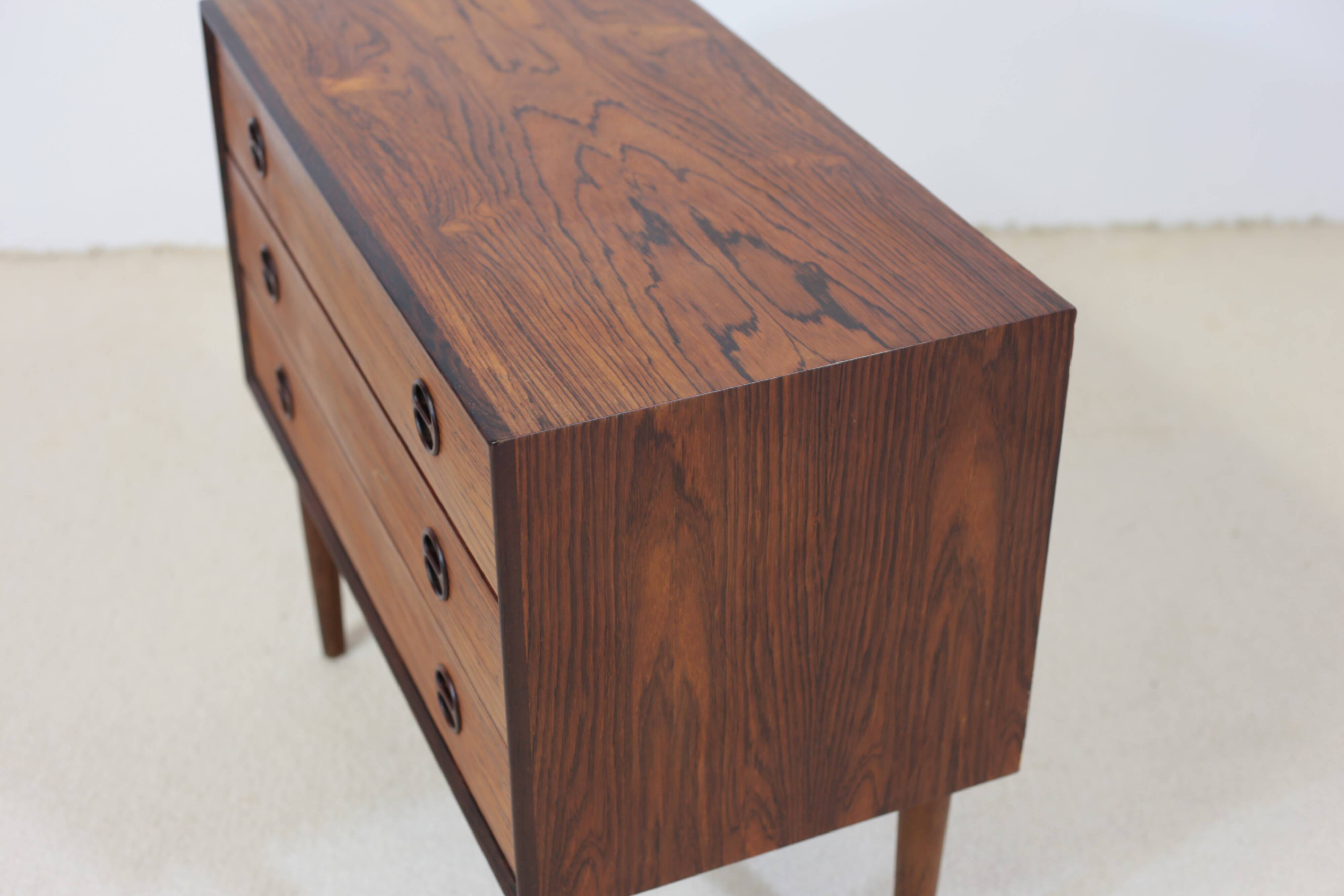 Rosewood chest of drawers