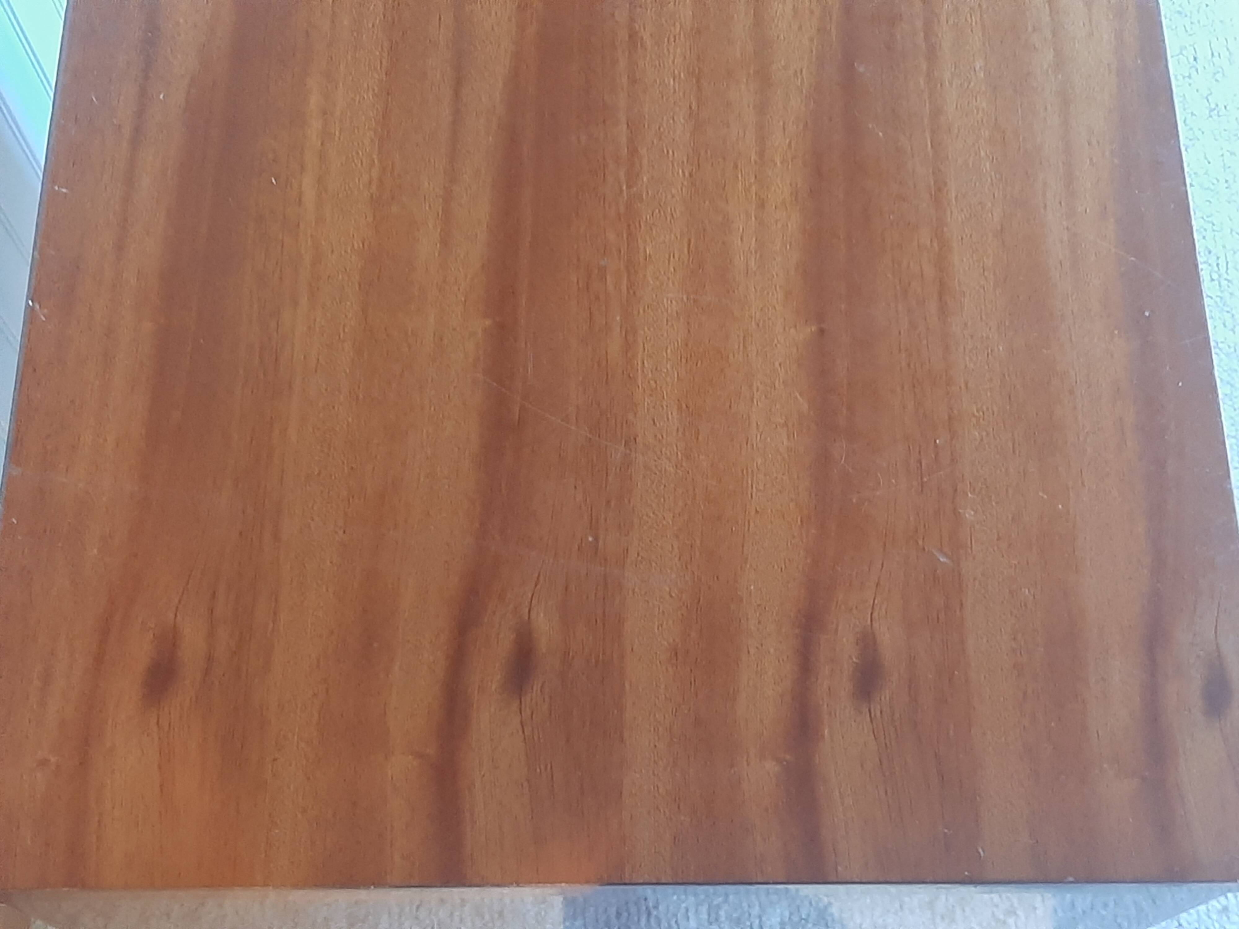 Commode en bois vernis, années 80