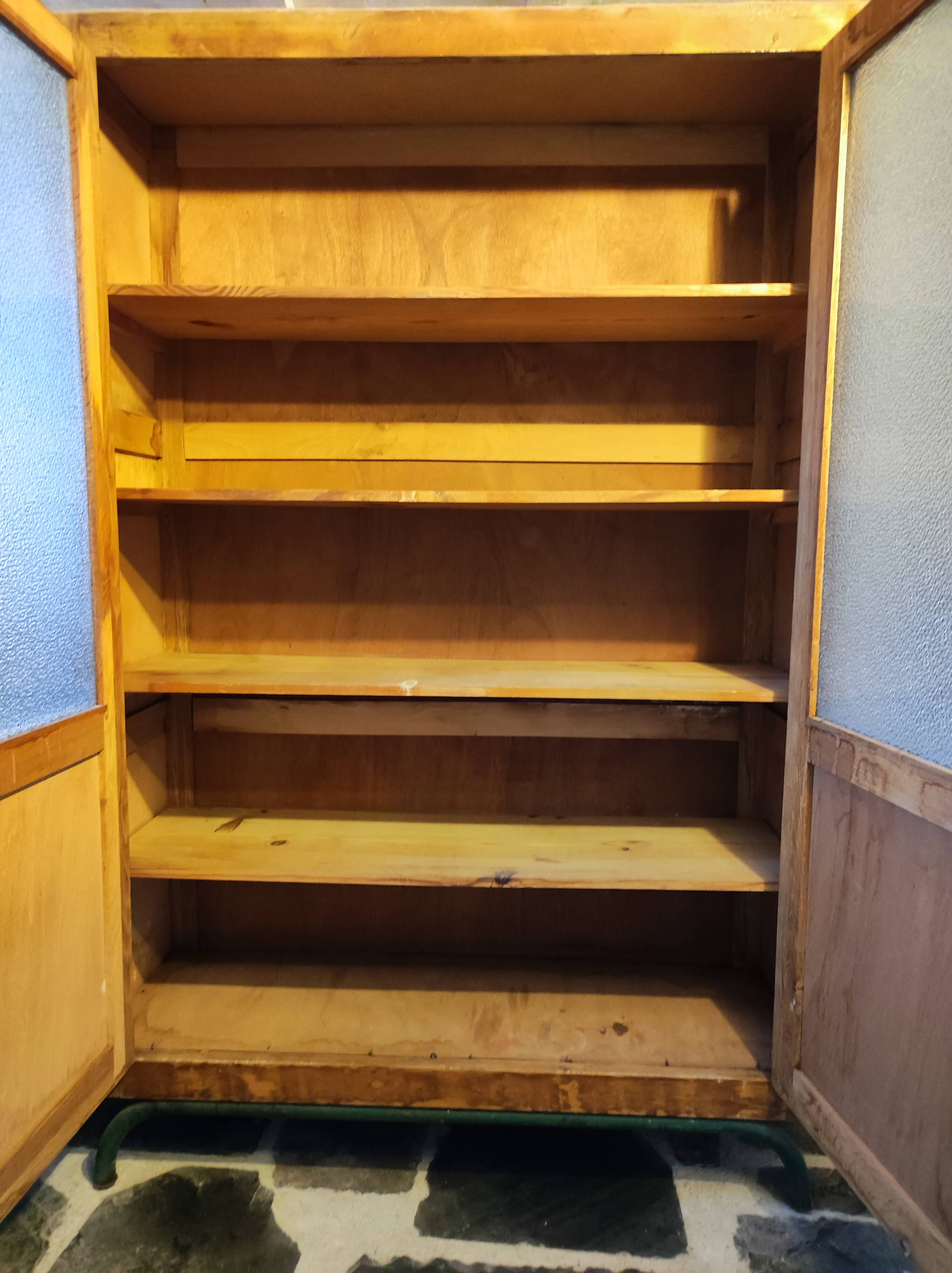 Armoire d'école vitrée, années 50