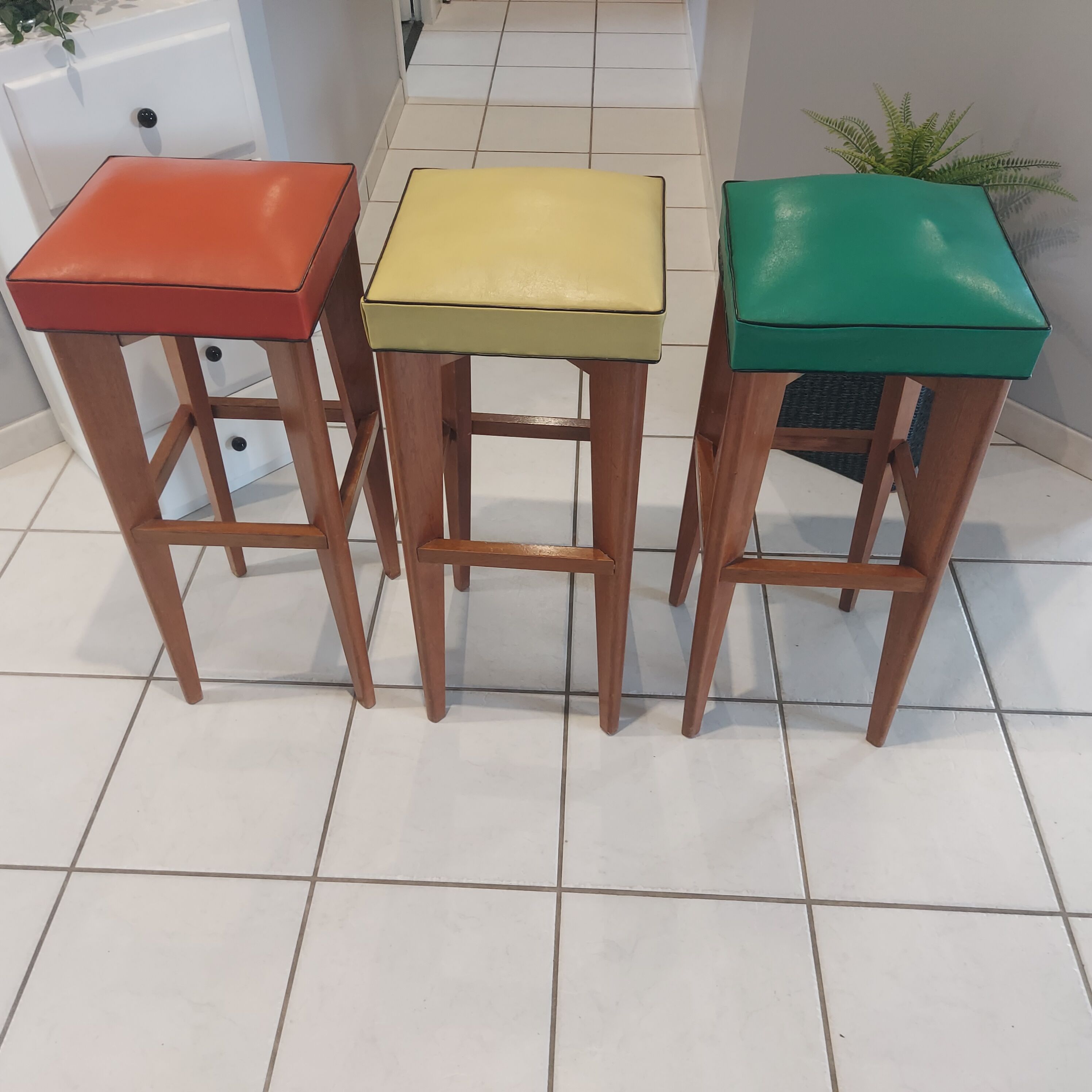 Suite of 3 bar stools Vintage Bistrot 1960s