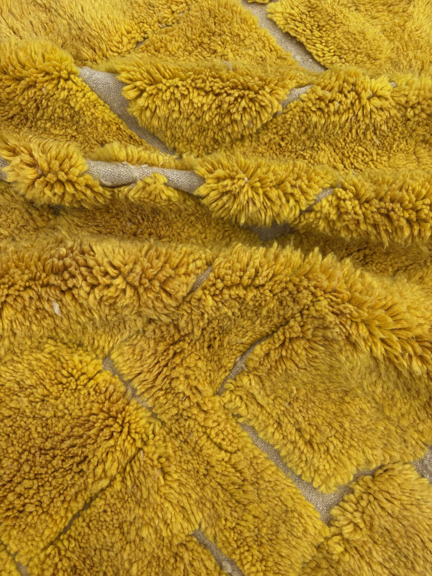 Limona - Custom yellow Moroccan rug made of wool.