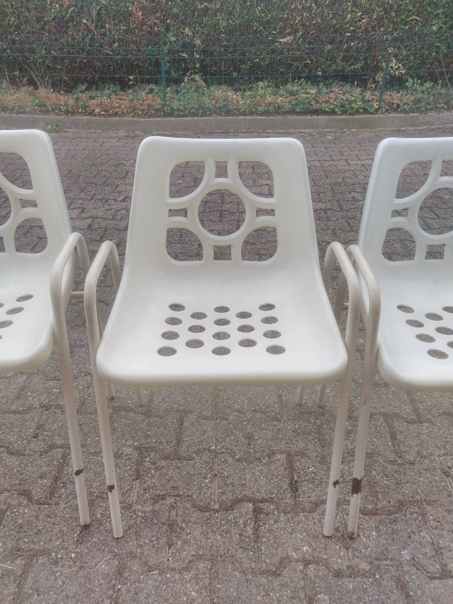 Set of 4 identical Space Age White Garden Chairs from the 70s