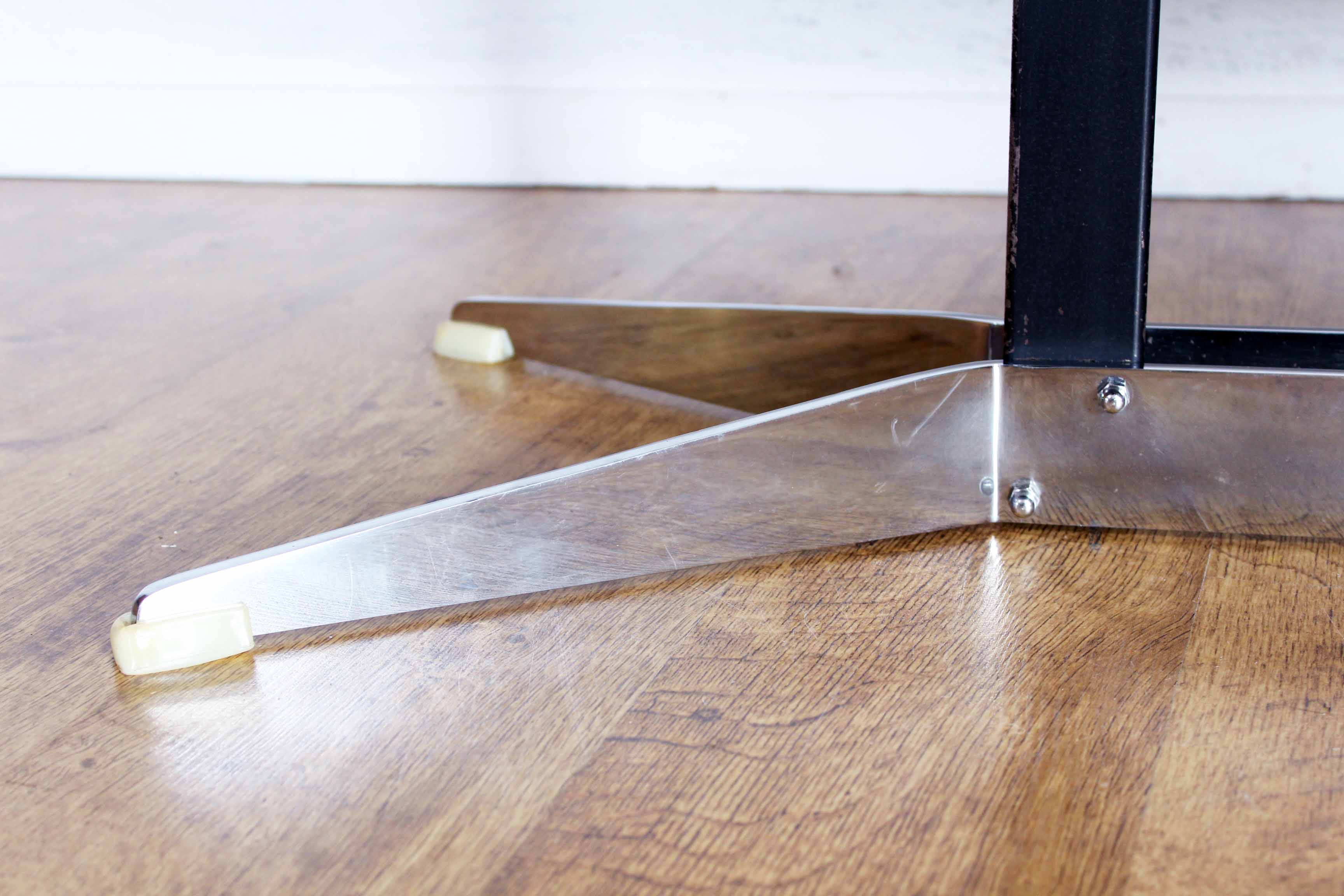 Oval coffee table in 70s green marble