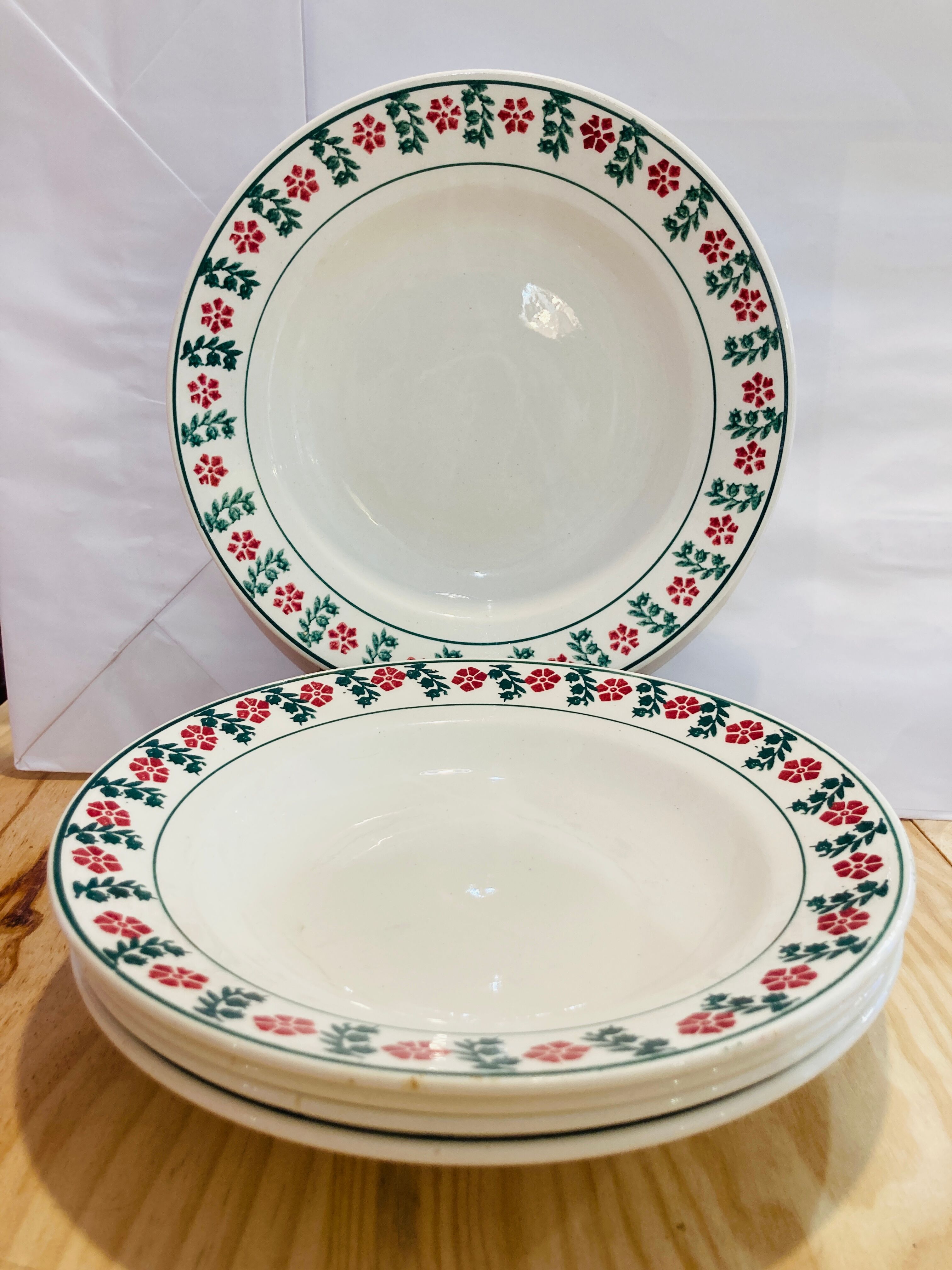 X5 hollow plate with green and red flowers -ceranord-made in france