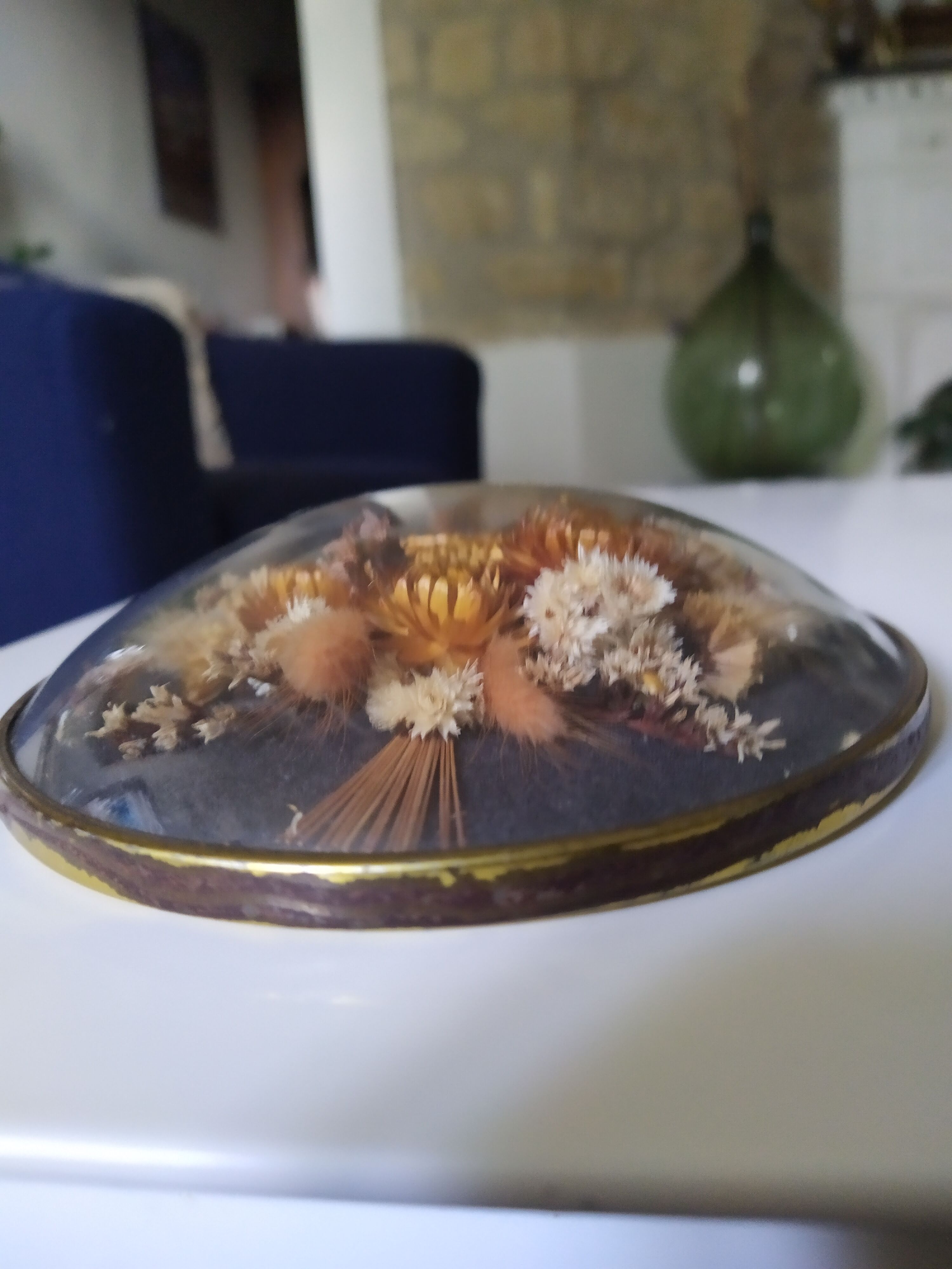 Curved oval frame of