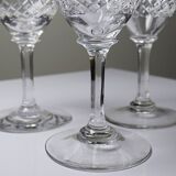 Set of three fine crystal port or aperitif glasses, Saint-Louis style.