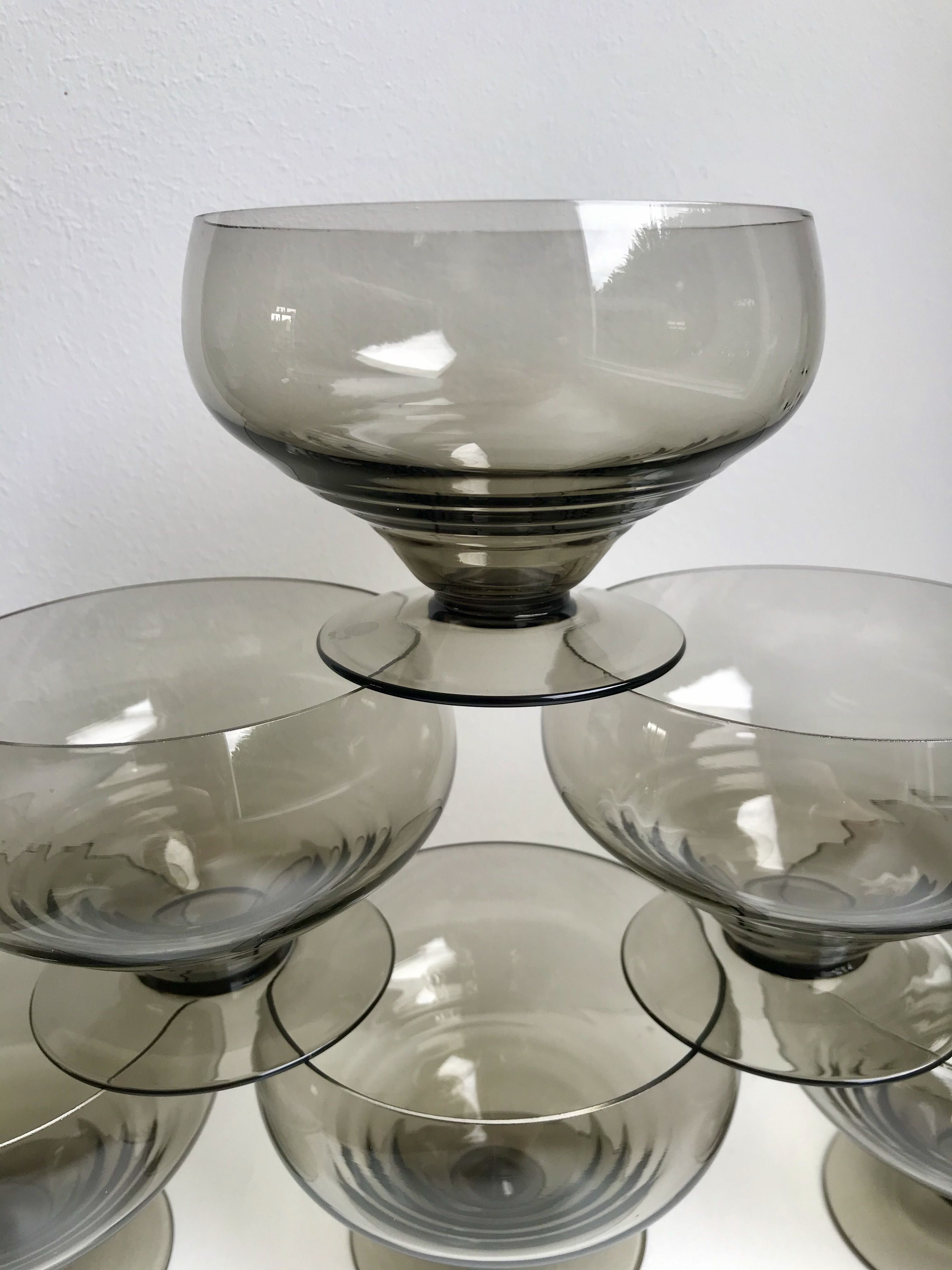 Set of 6 art deco design champagne glasses in smoked glass 30s-40s