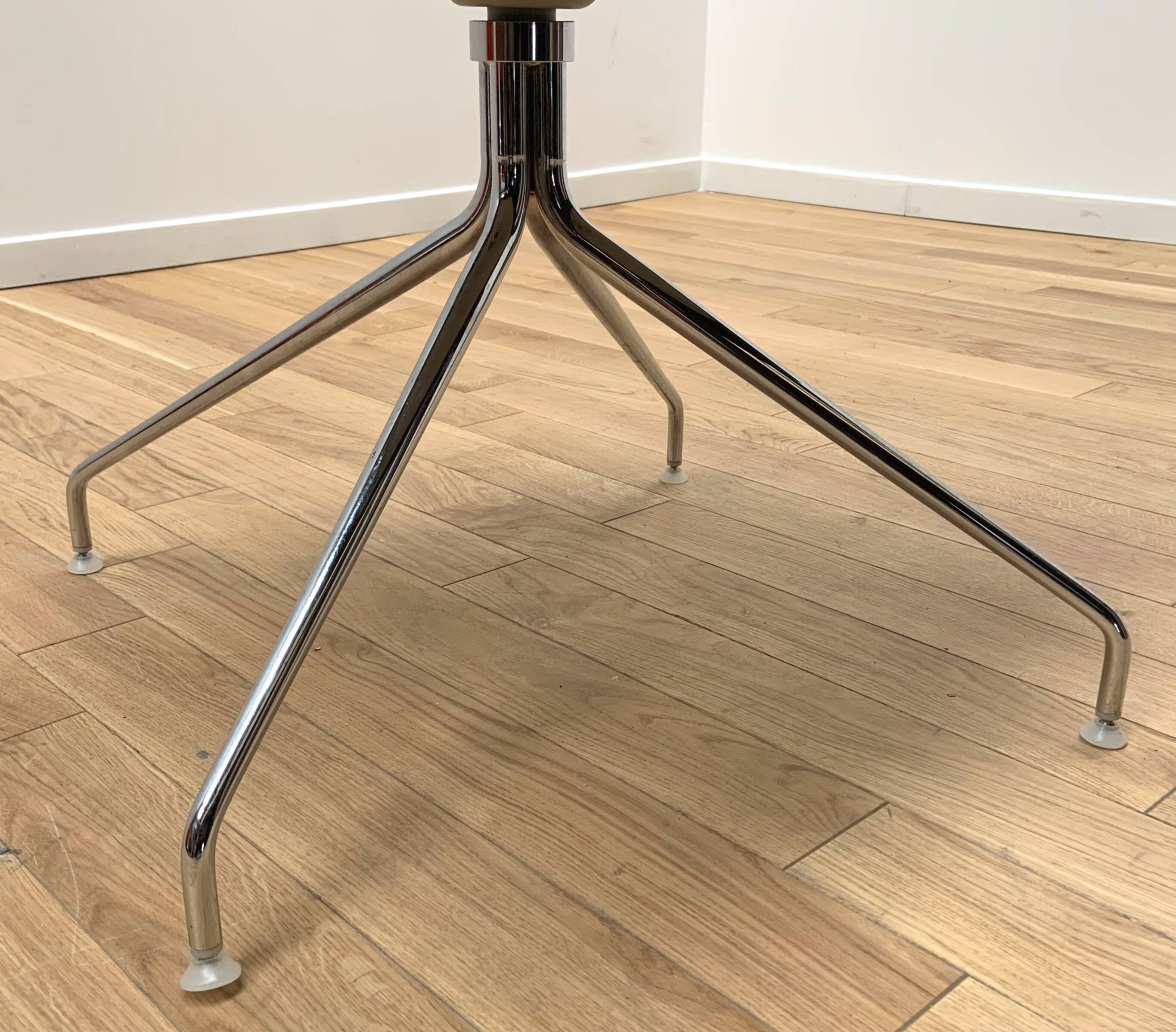 Pair of Catifa 46 chairs, Arper