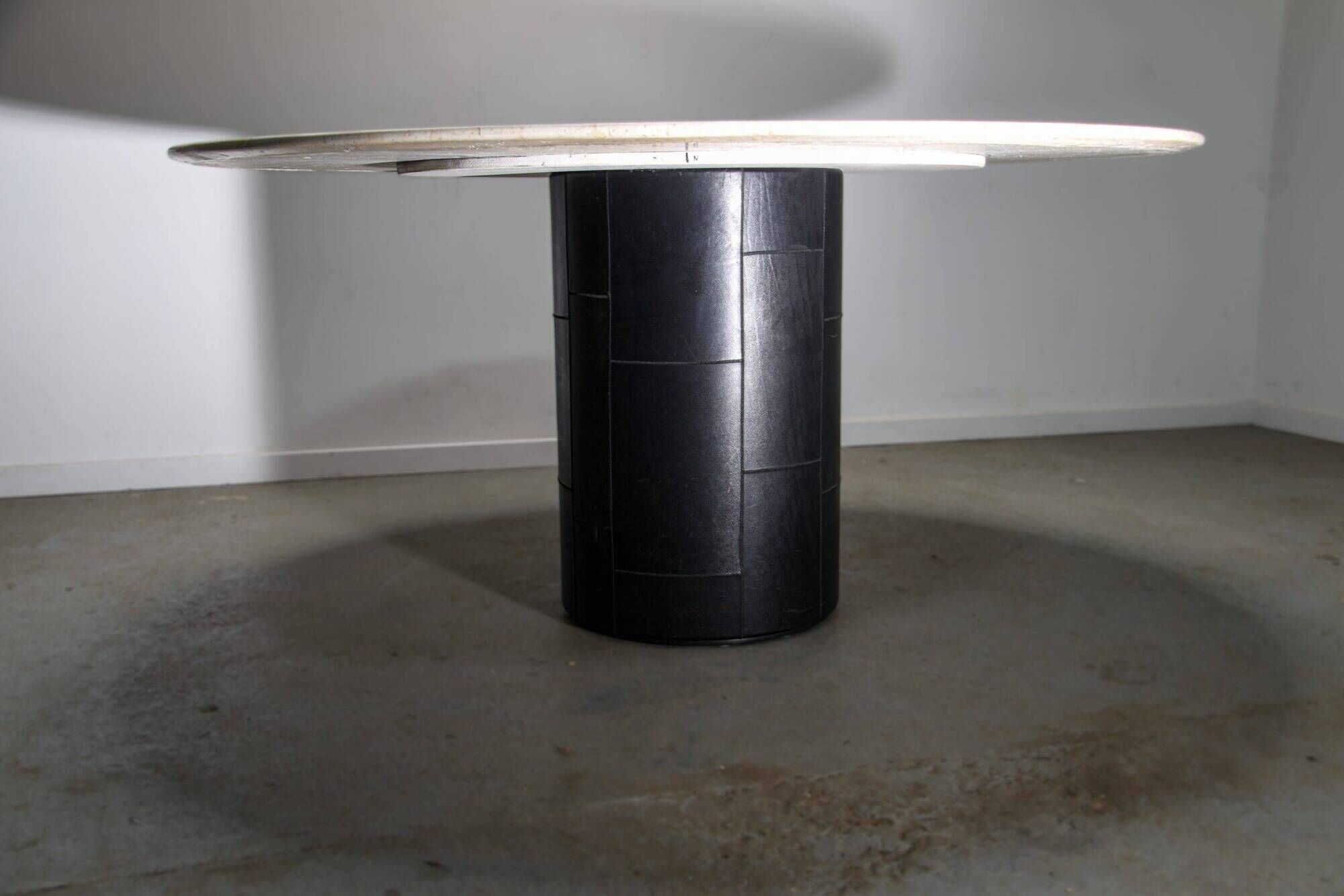 Table à manger Tobio en travertin et cuir par Afra & Tobia Scarpa pour B&B Italia, 1977