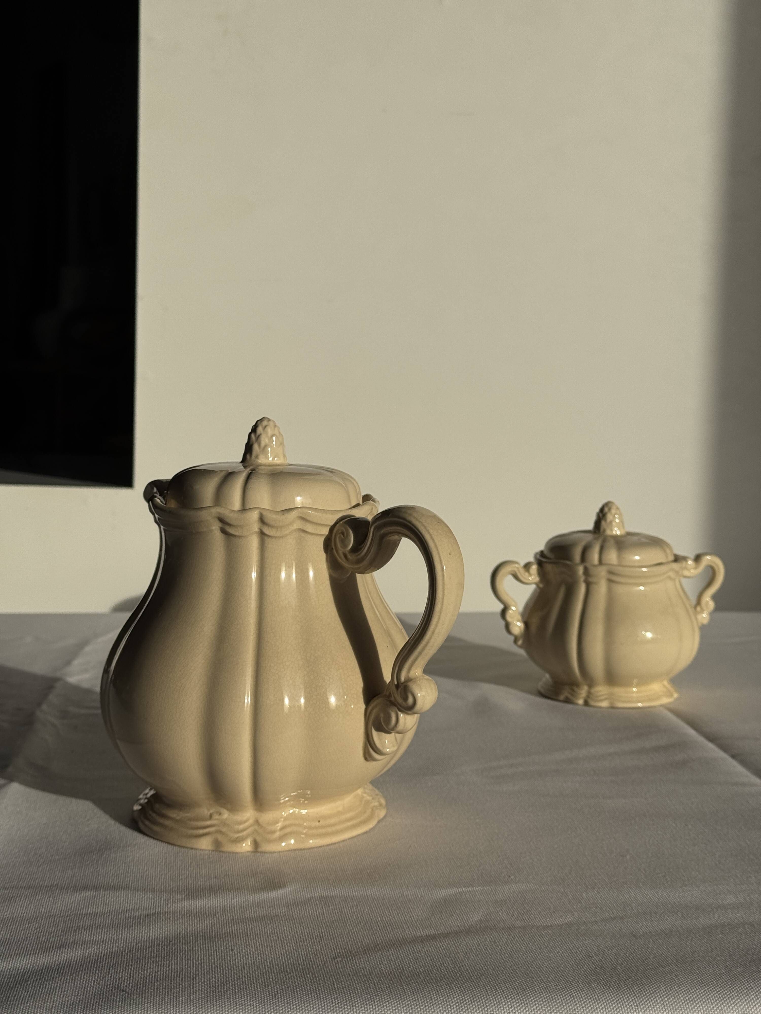 Cream teapot and its sugar bowl Sarreguemines France
