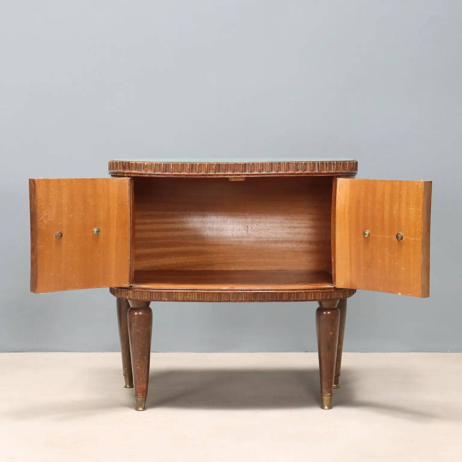 Paire de tables de chevet vintage en hêtre peint et verre, design, Italie, années 1950