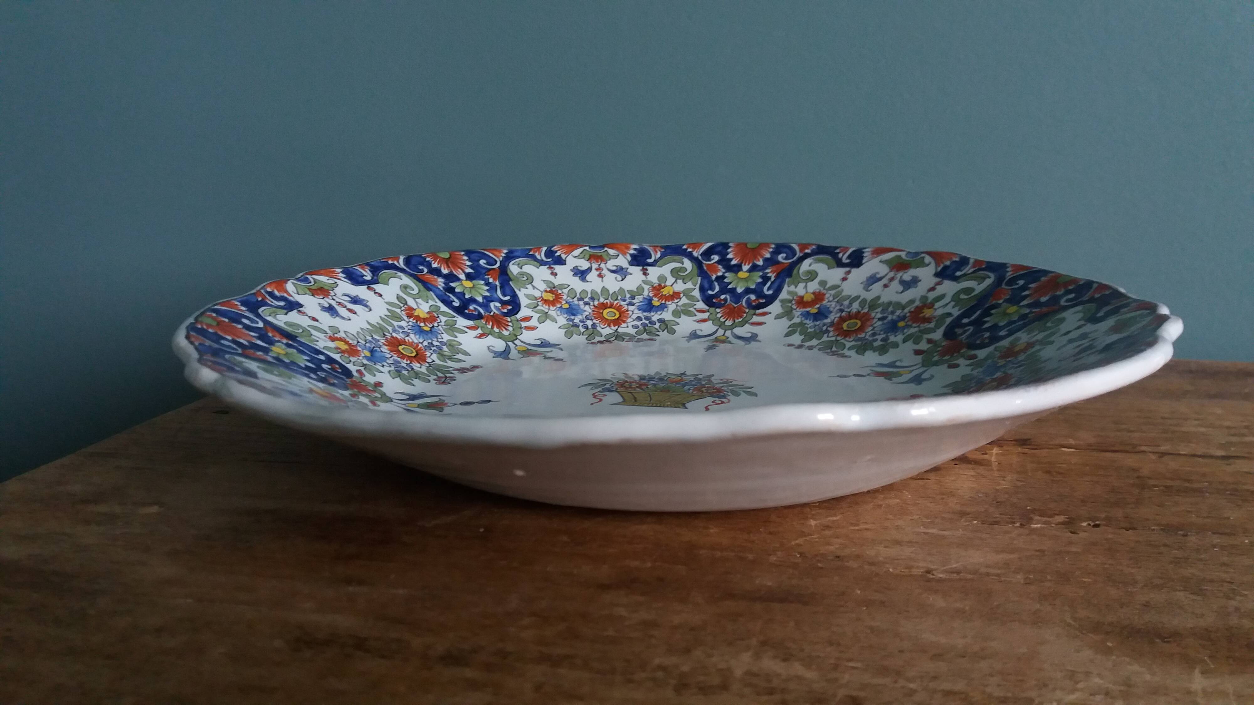 Assiette en faïence de Desvres signée Fourmaintraux Courquin 19 ieme