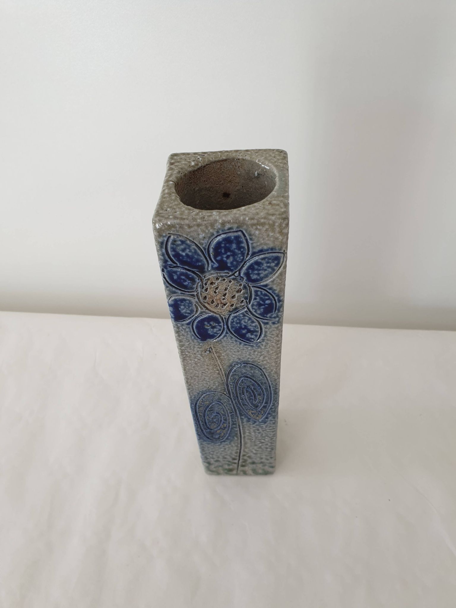 Vase carré en céramique grès signé Jean Claude Monange