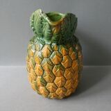 Pineapple pitcher in dabbling