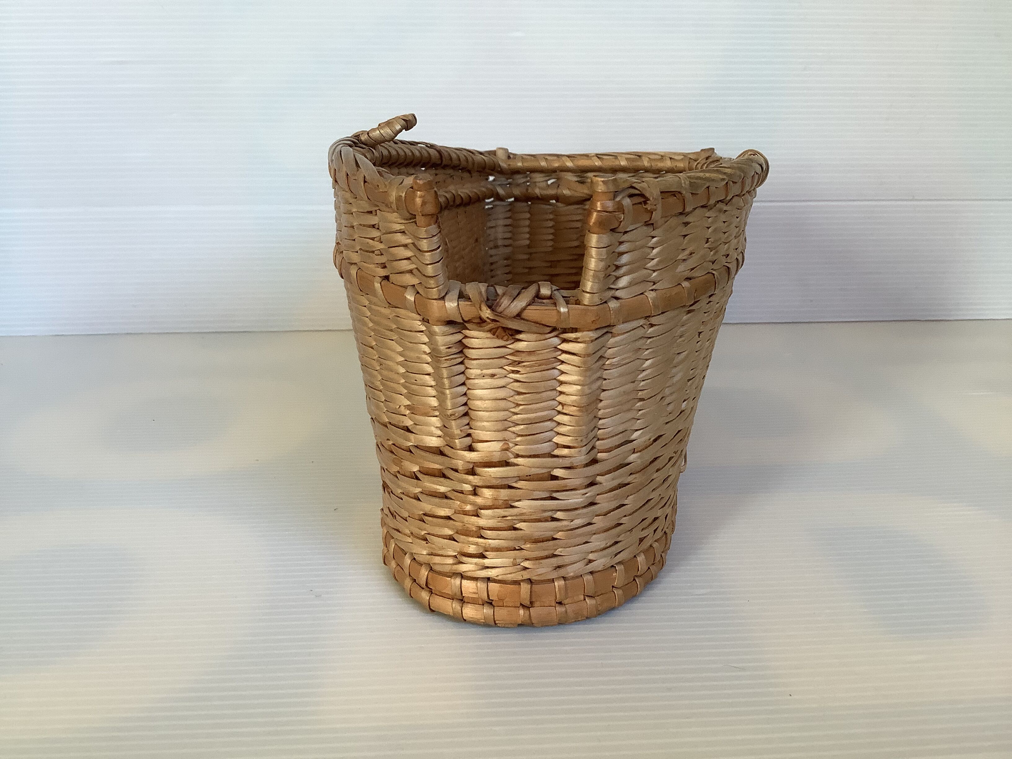 Wicker rattan bottle holder Bouchard Beaune côte d'or