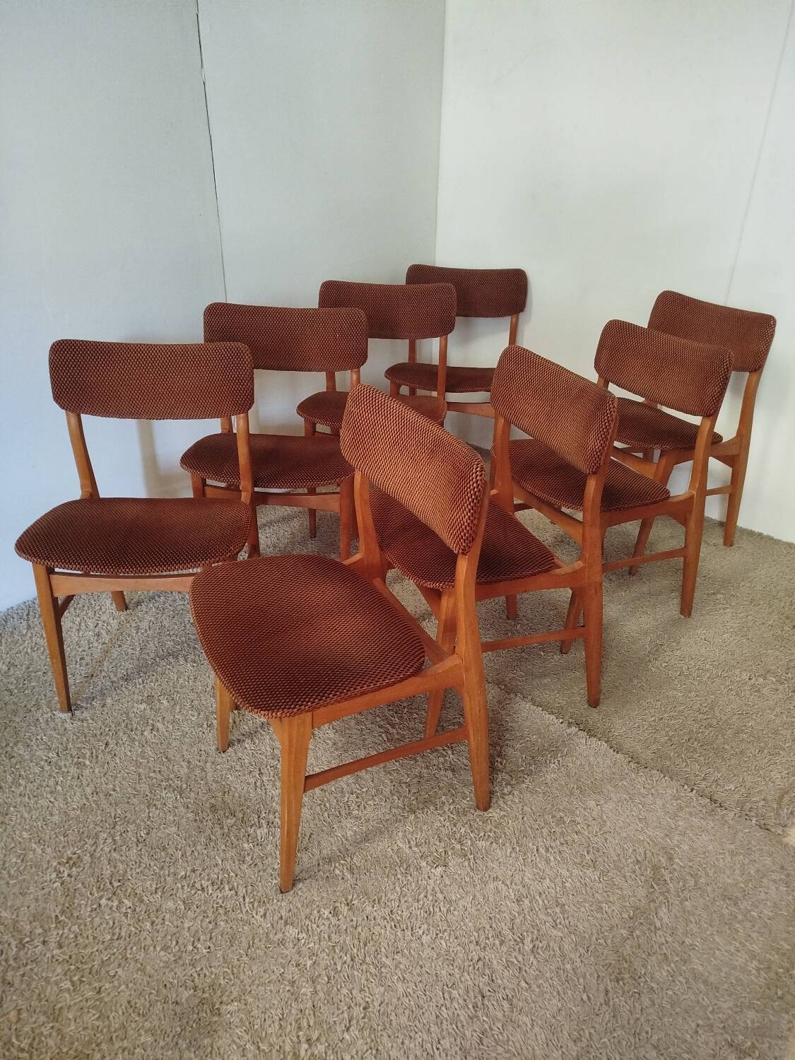 8 Svandinavian style chairs