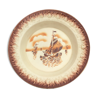 Plat décor bateau porcelaine Moulin des loups