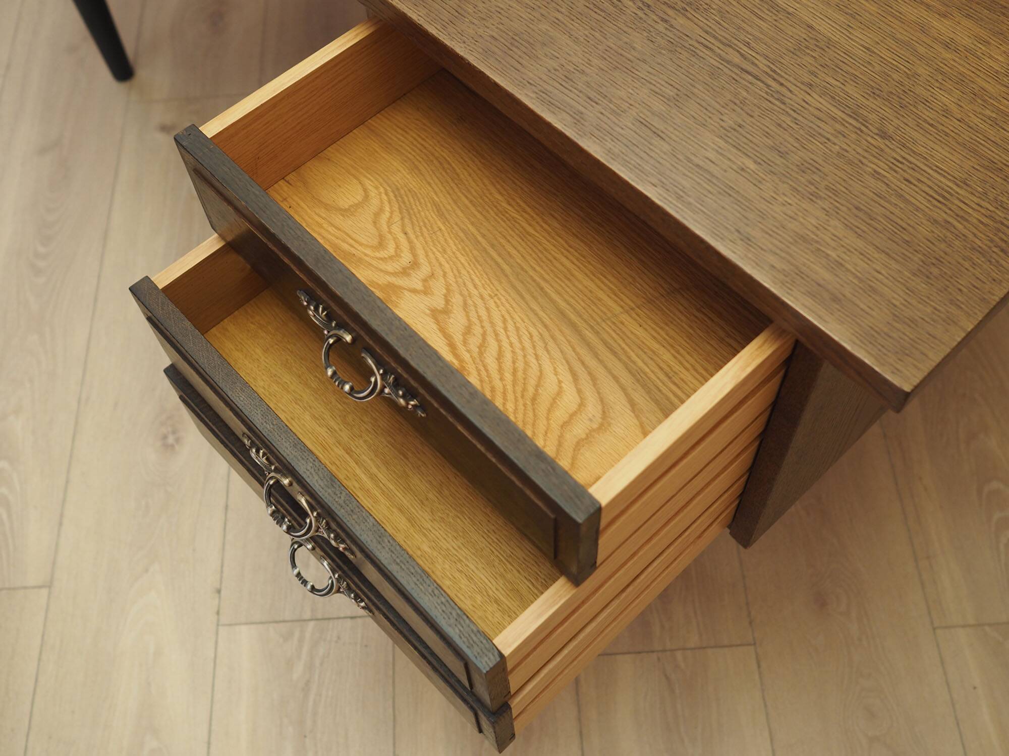 Bureau en noyer danois avec tiroirs, années 1960