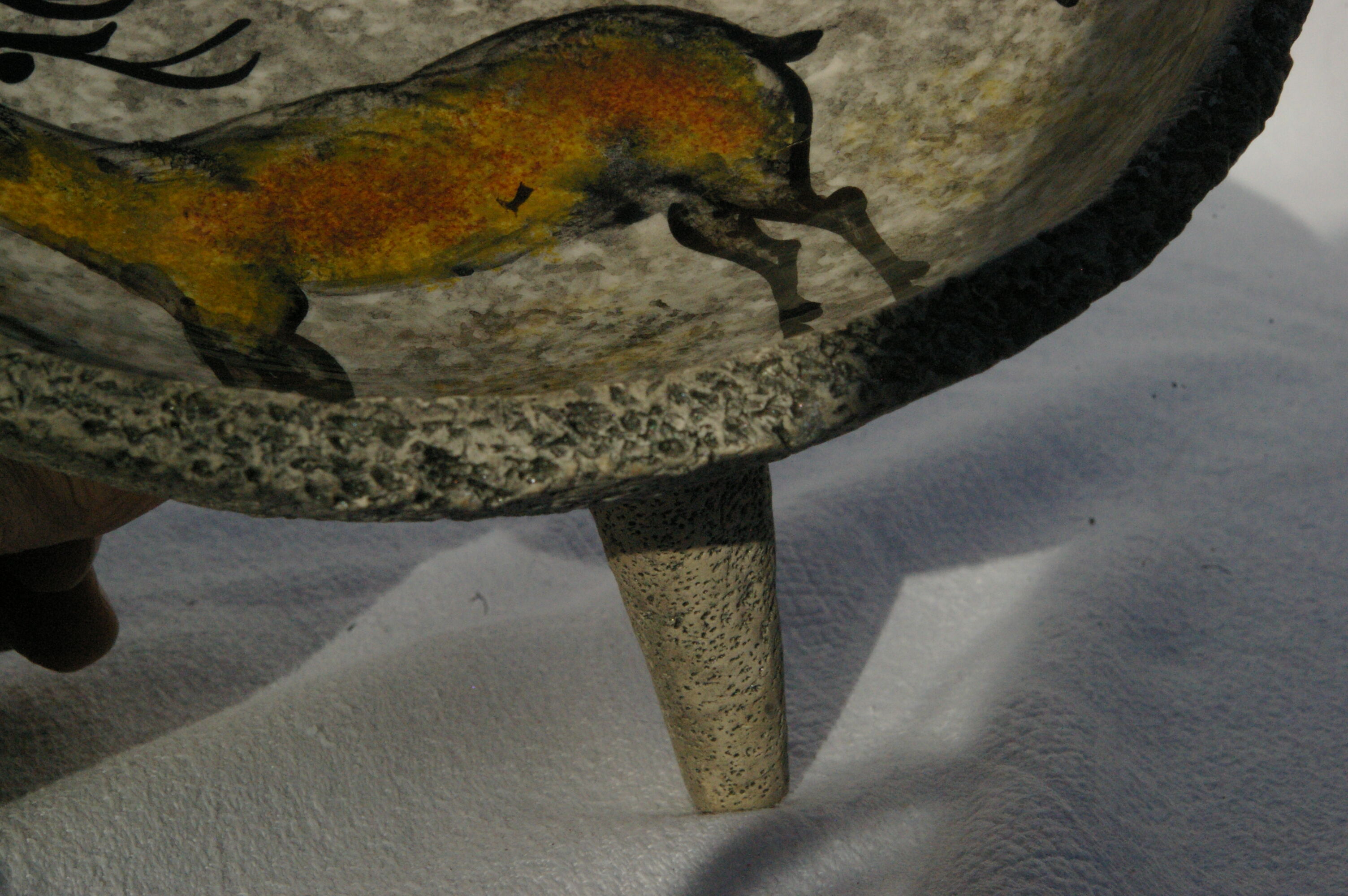 Vintage tripod cut ceramic lava way and rock decoration