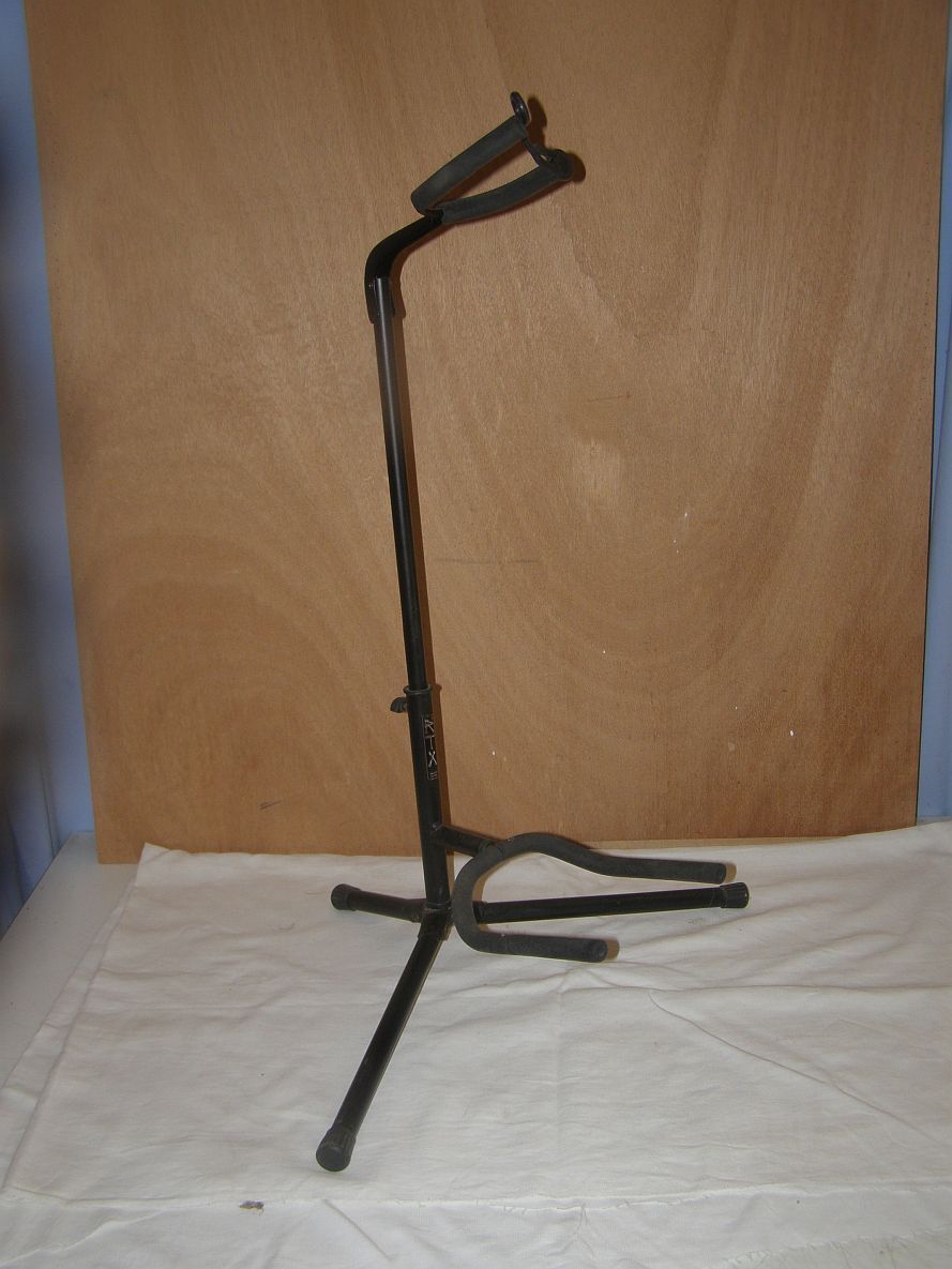 6-string folk guitar "Jervis" with stand support