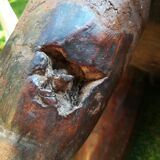 Tabouret where african head rests