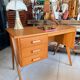 Bureau vintage pieds compas
