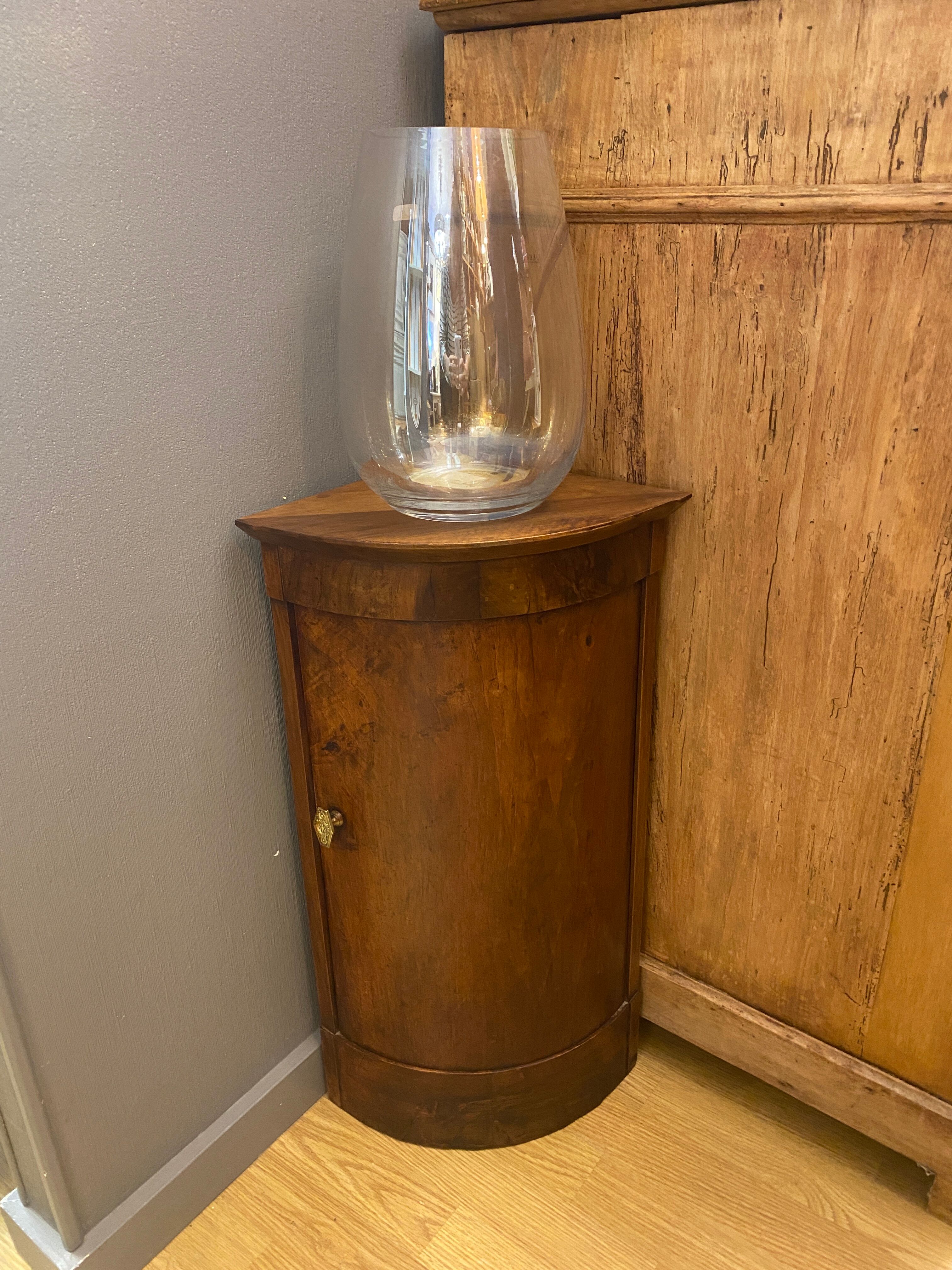 Corner furniture /notch