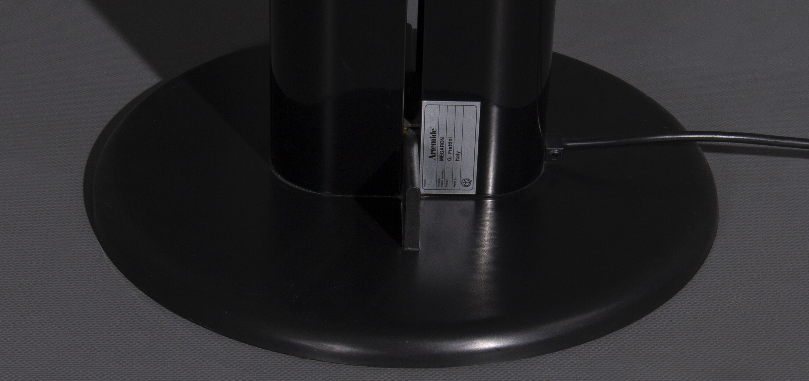 Gianfranco Frattini floor lamp model Megaron Terra for Artemide