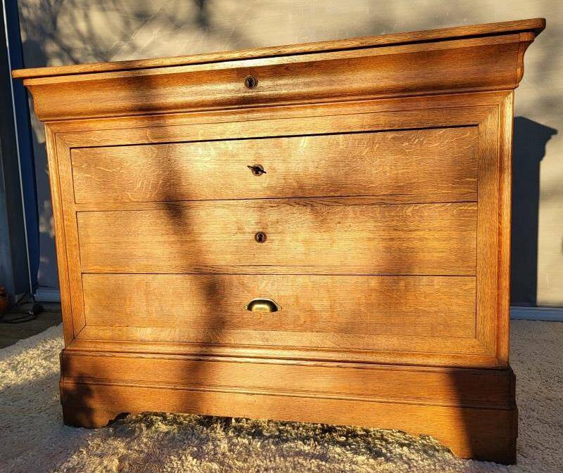Louis-Philippe 19th century solid oak chest of 4 drawers
