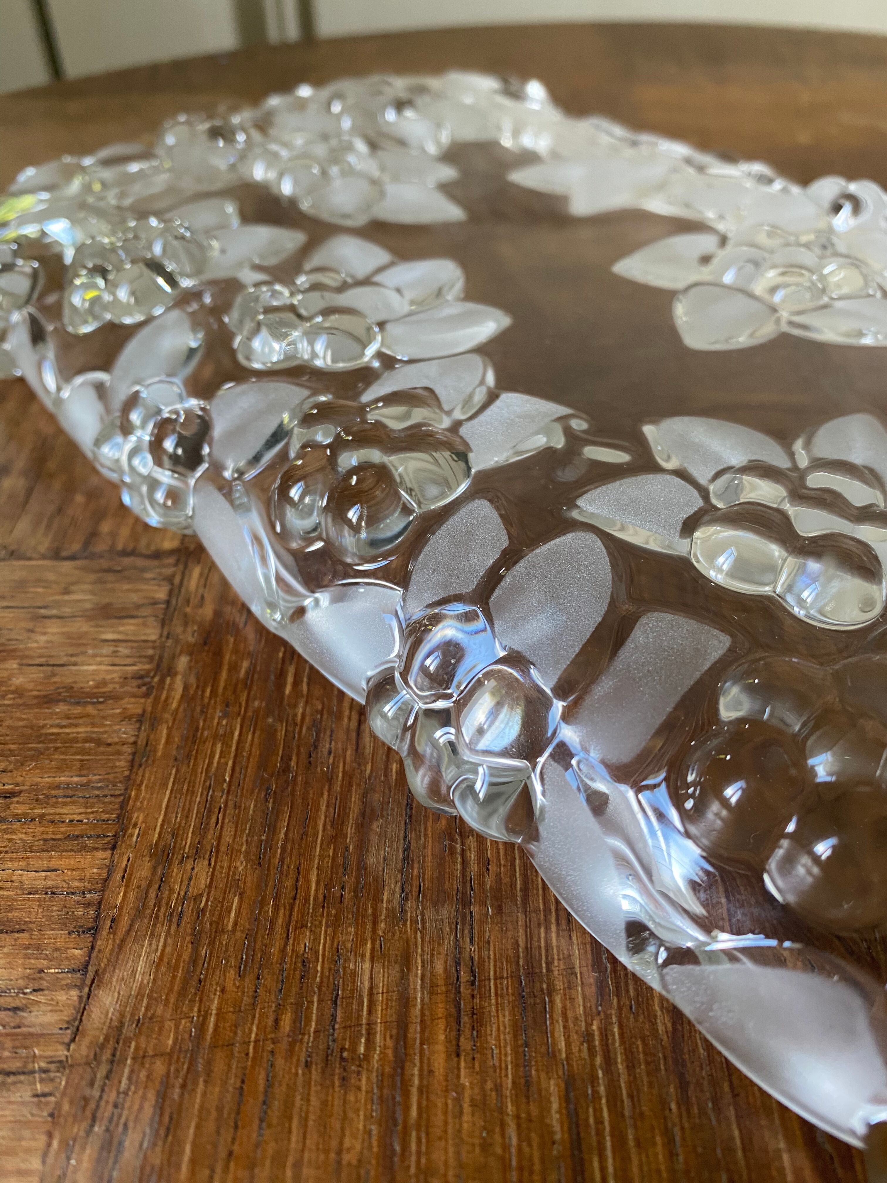 Cake dish in glass