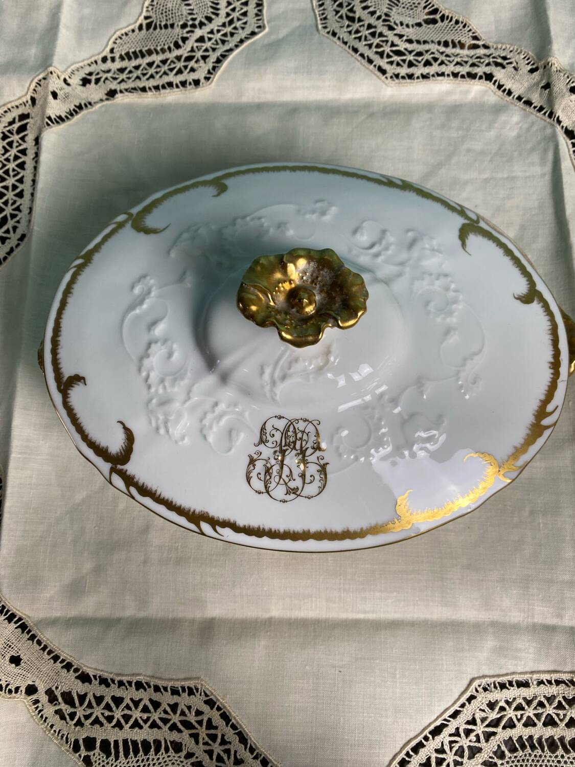 Soup tureen, vegetable dish in fine Limoges porcelain Monograms PJC gold