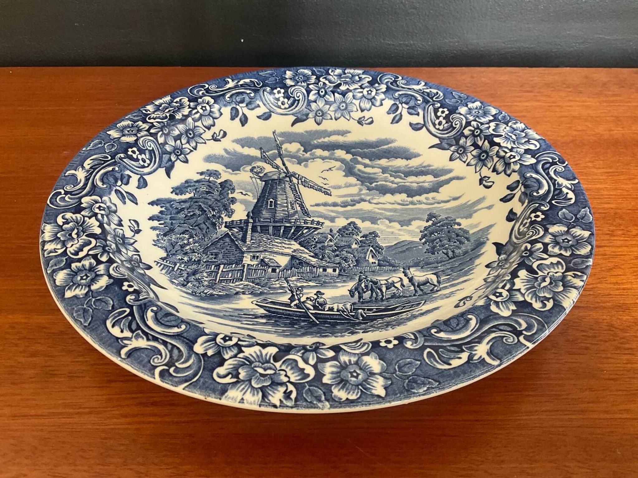 Série de 4 assiettes creuses Royal Tudor Ware England