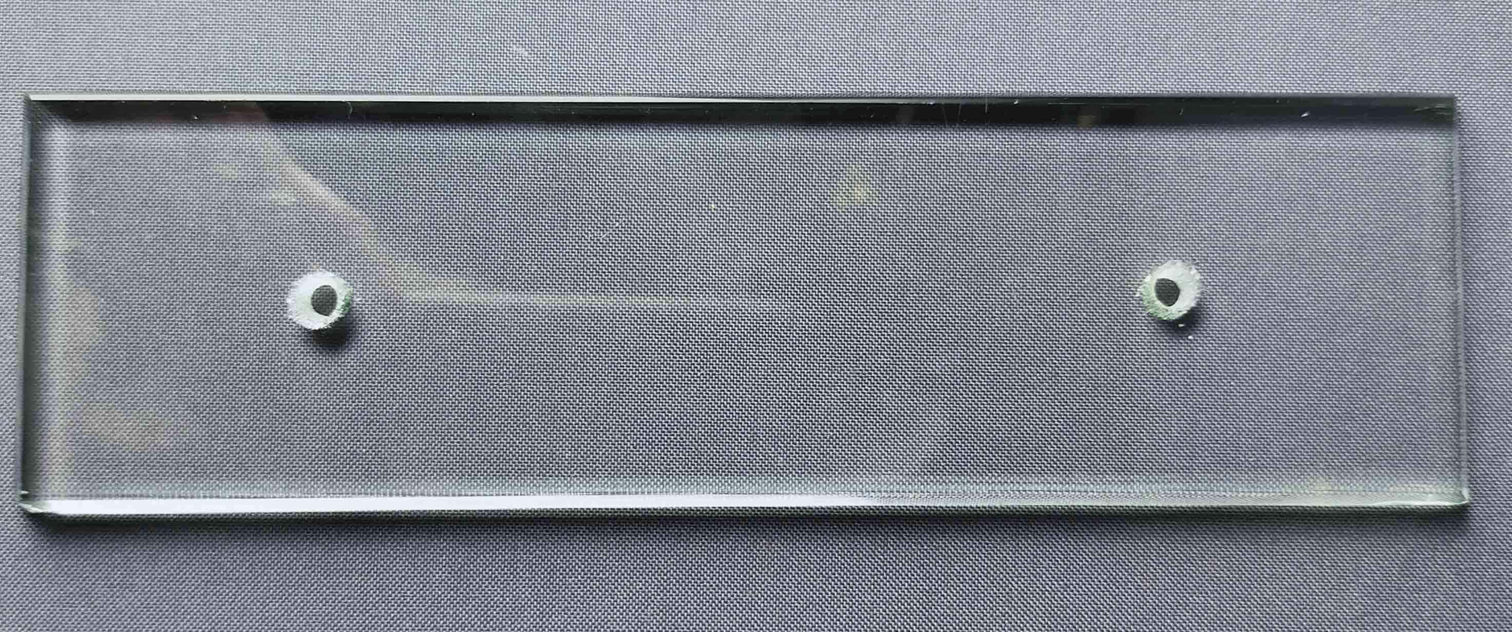 Large model glass cleanliness plates for door