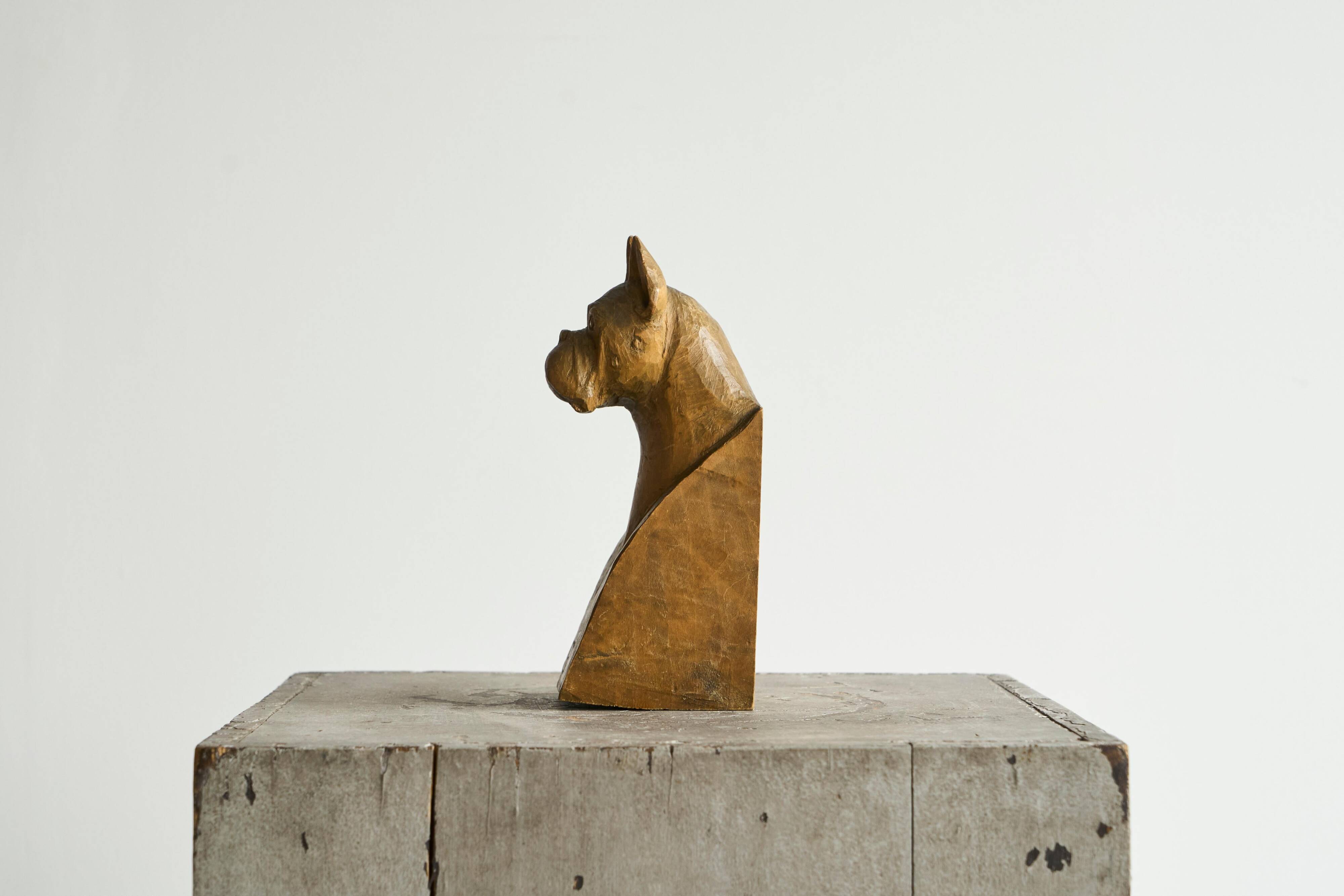 Sculpture of a boxer bookends in carved solid wood, mid-20th century.